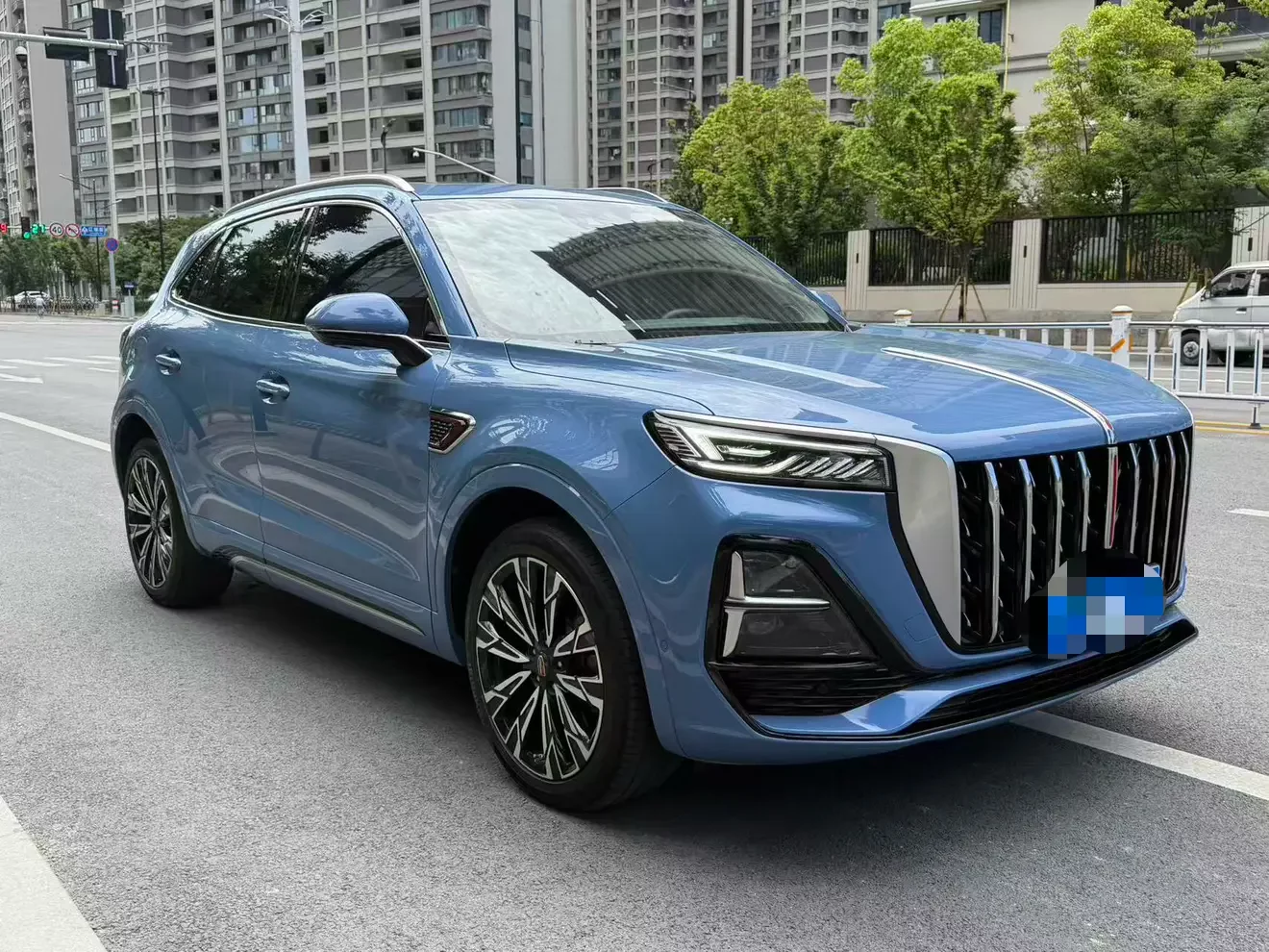 Hongqi HS5