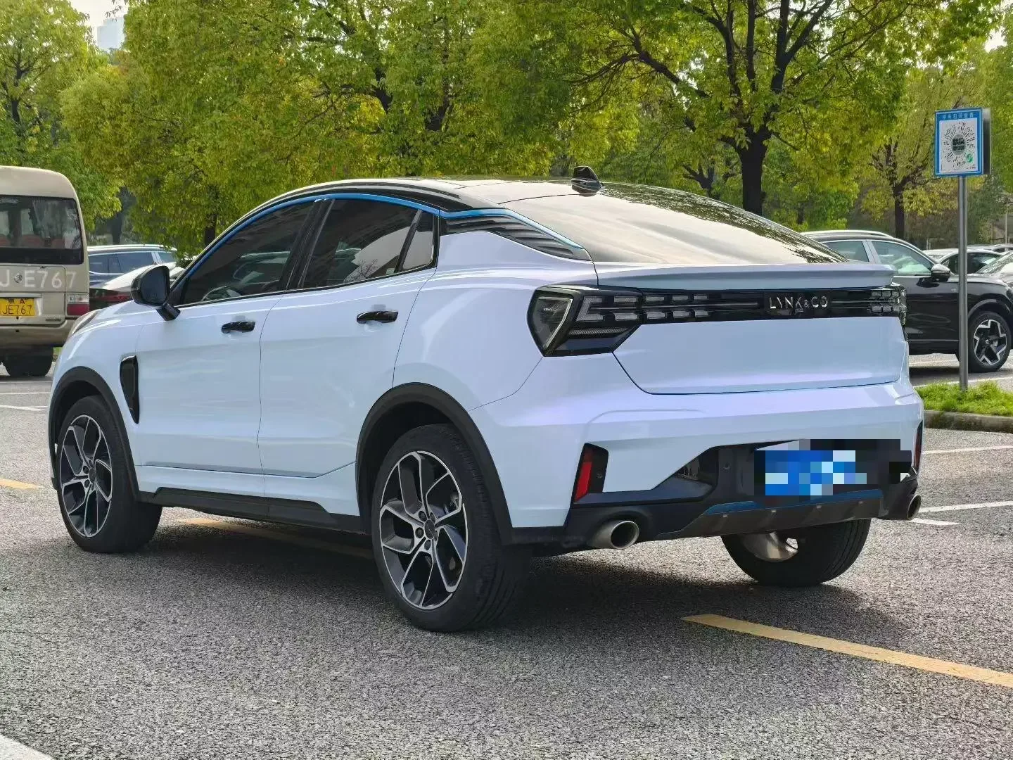 Lynk & Co 05