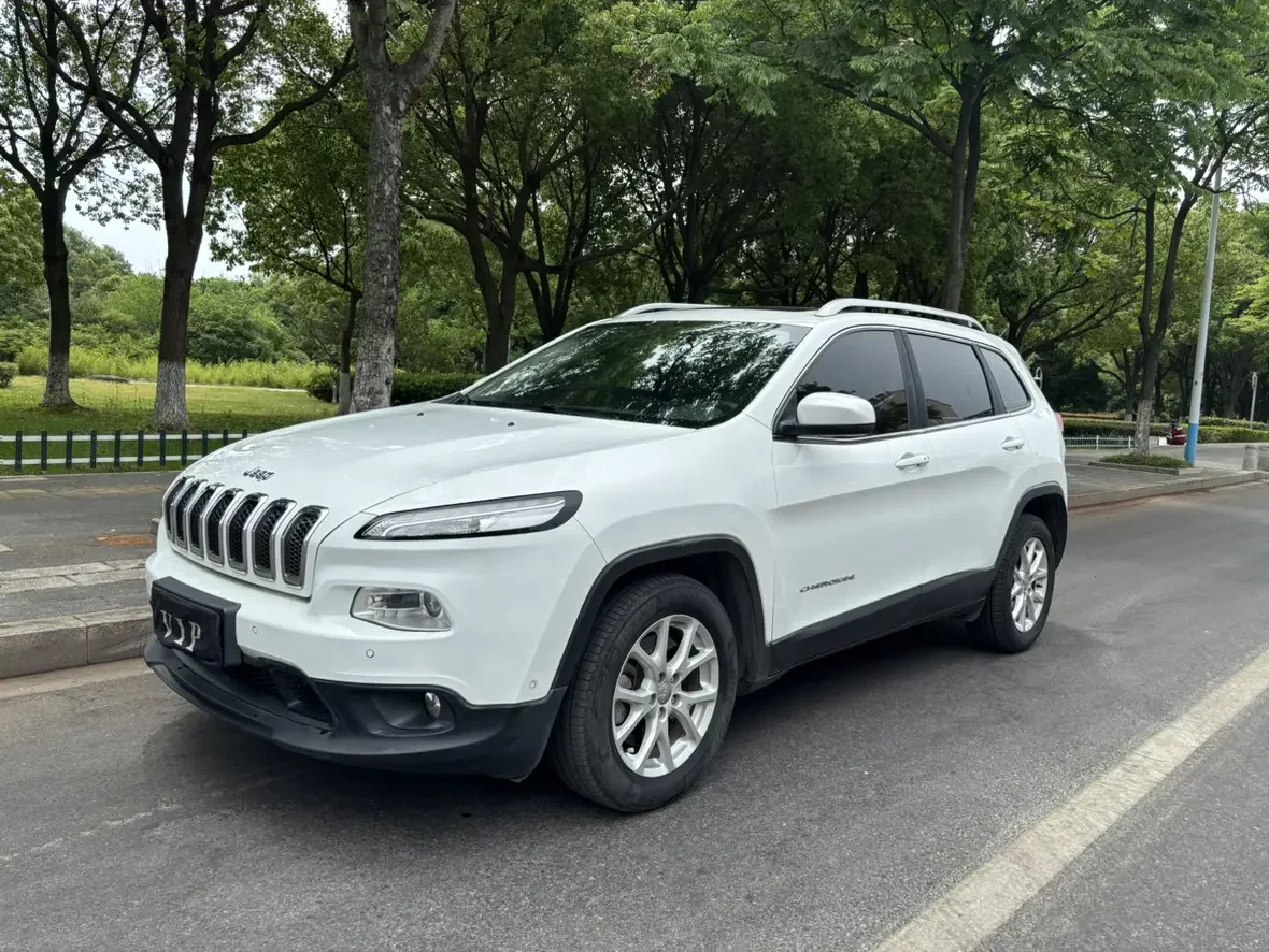 Jeep Cherokee  из Китая