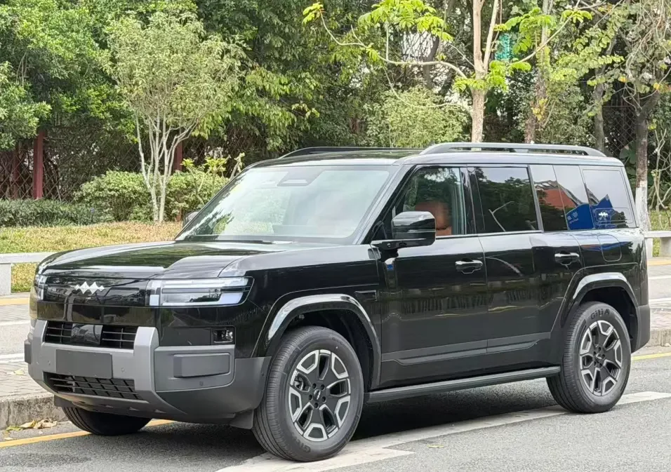 BYD Leopard Titanium 7 PHEV