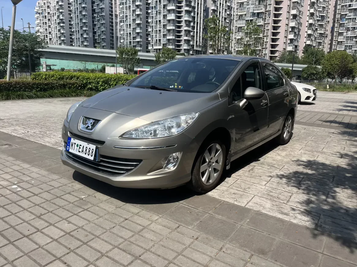 Peugeot 408