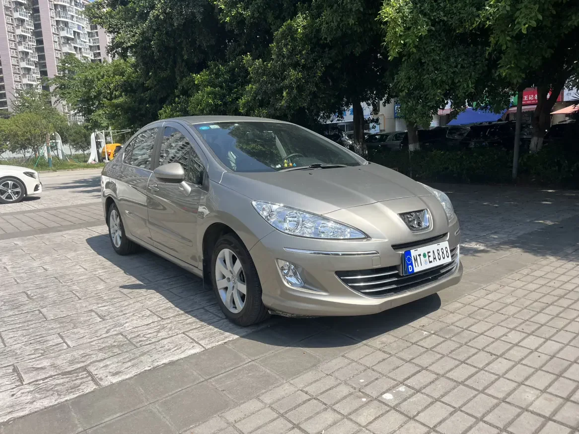 Peugeot 408