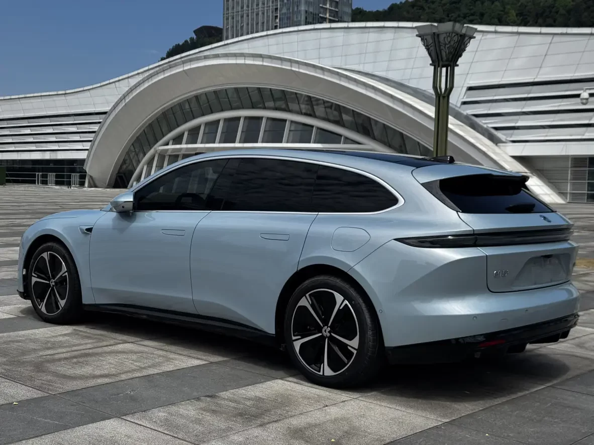 NIO ET5T