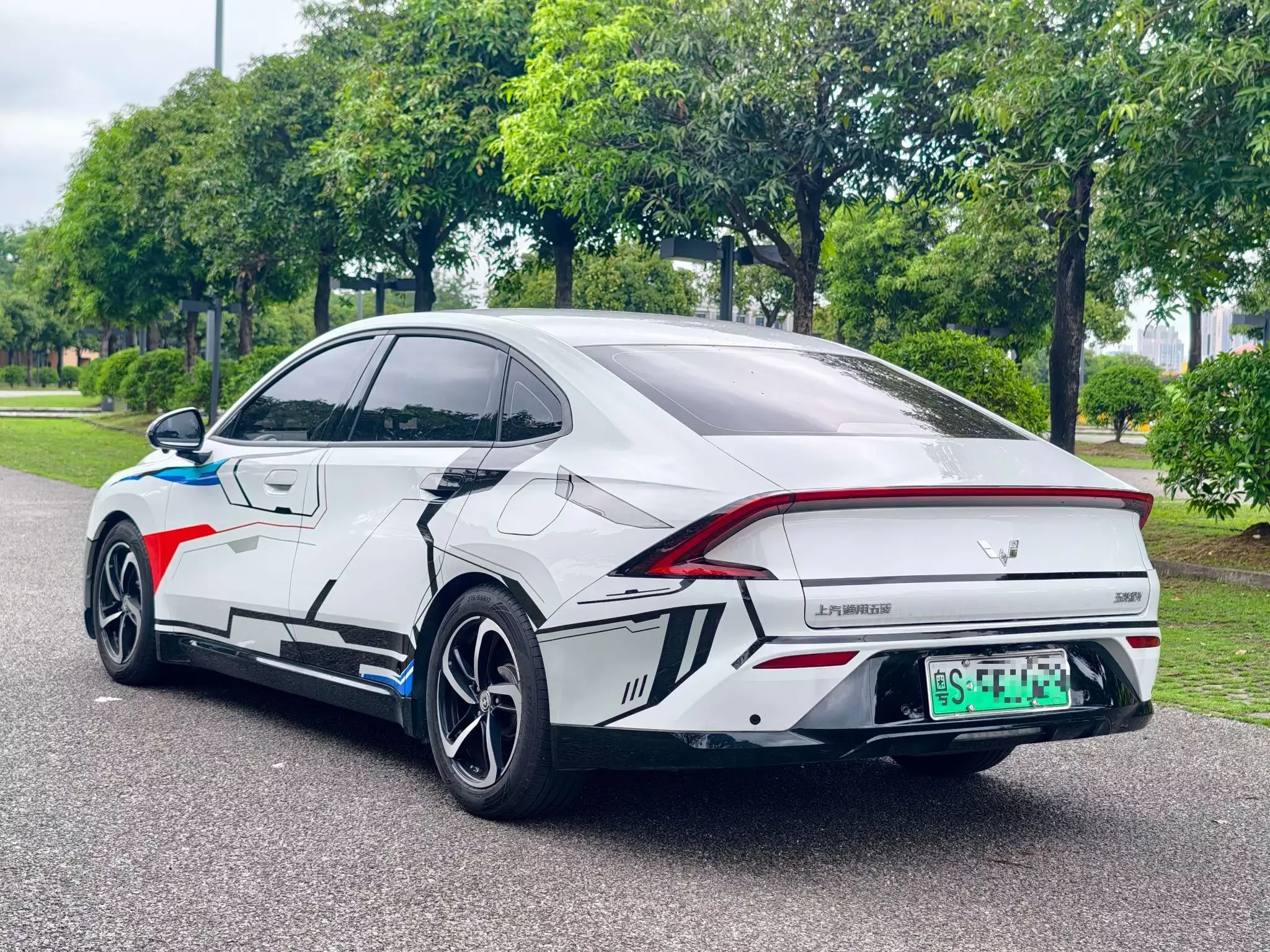 Wuling Starlight PHEV