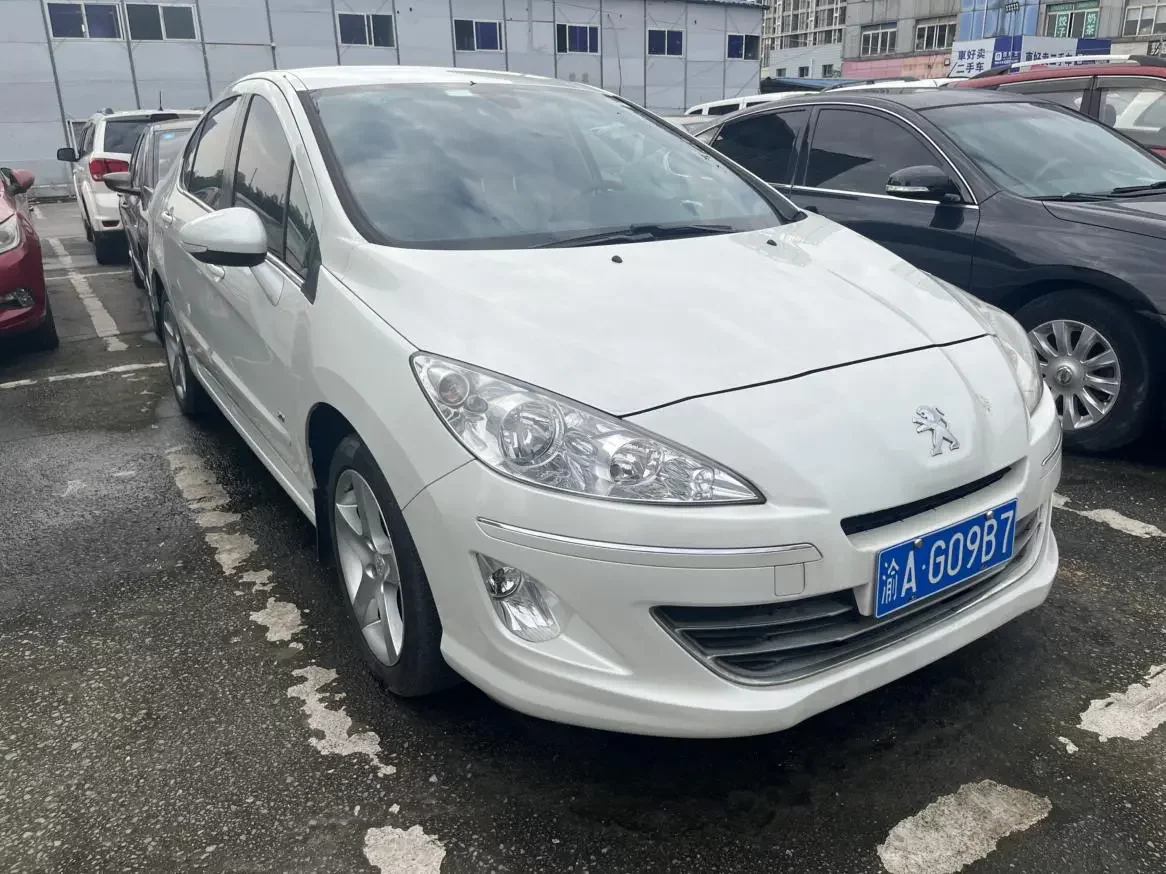 Peugeot 408