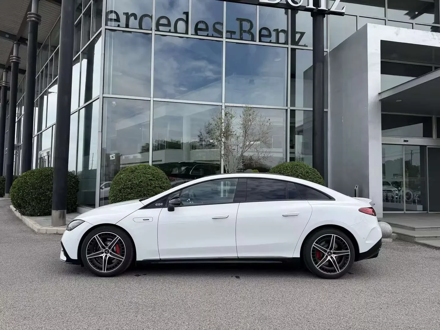 Mercedes-Benz EQE AMG