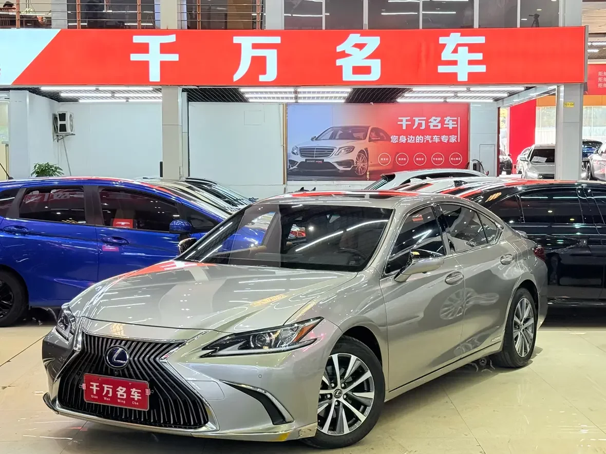 Lexus ES