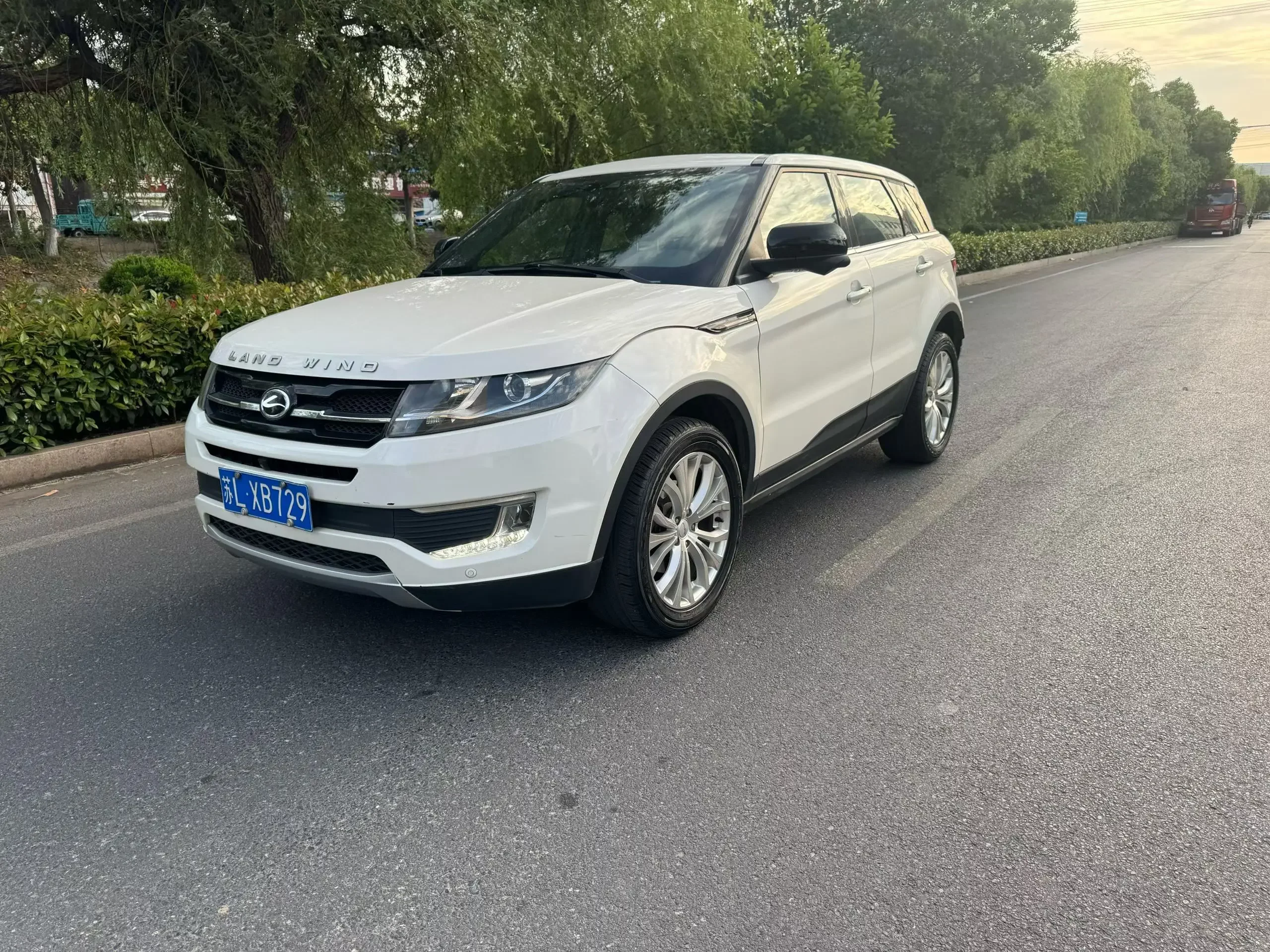 Lu Feng Landwind X7