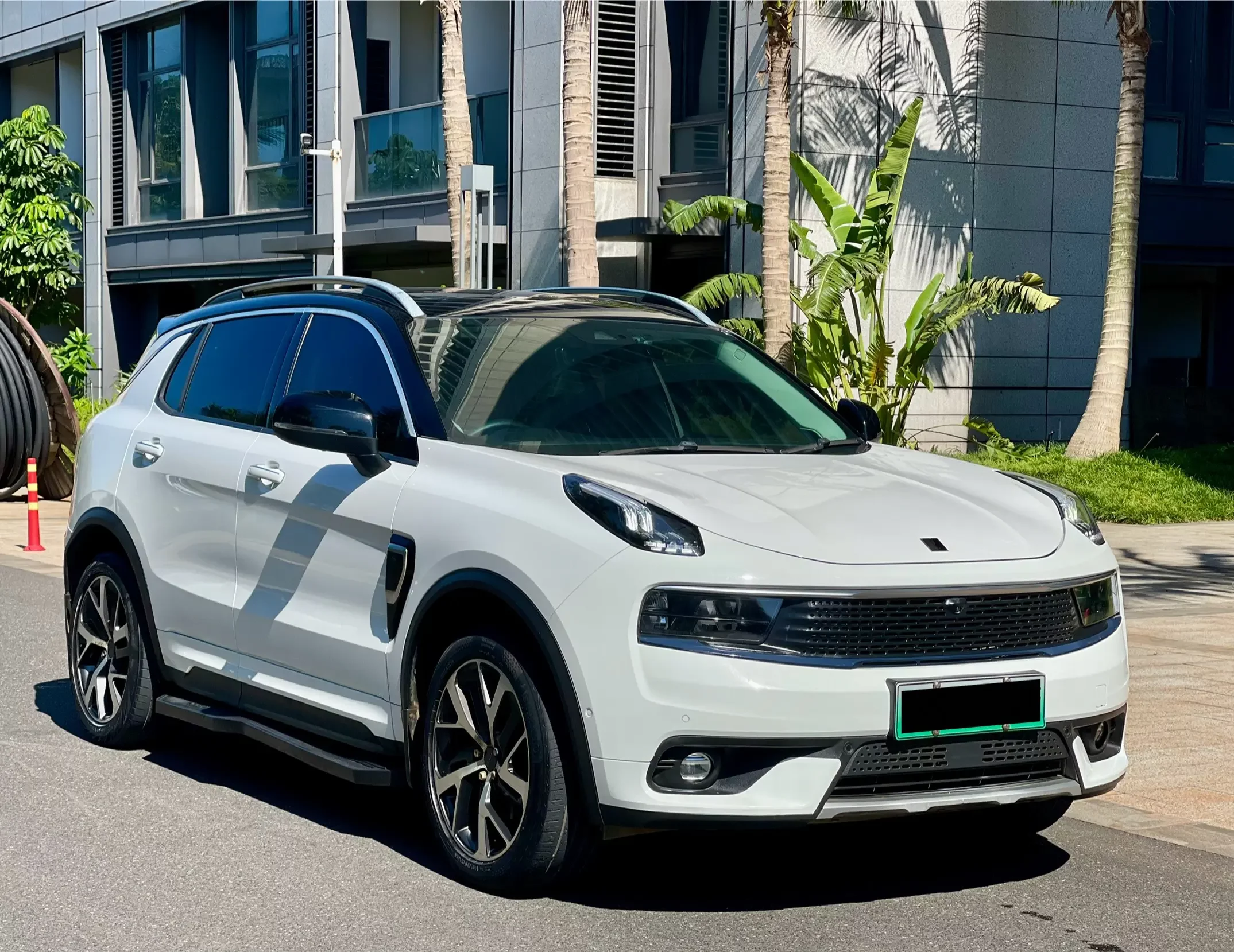Lynk & Co 01 EM-P
