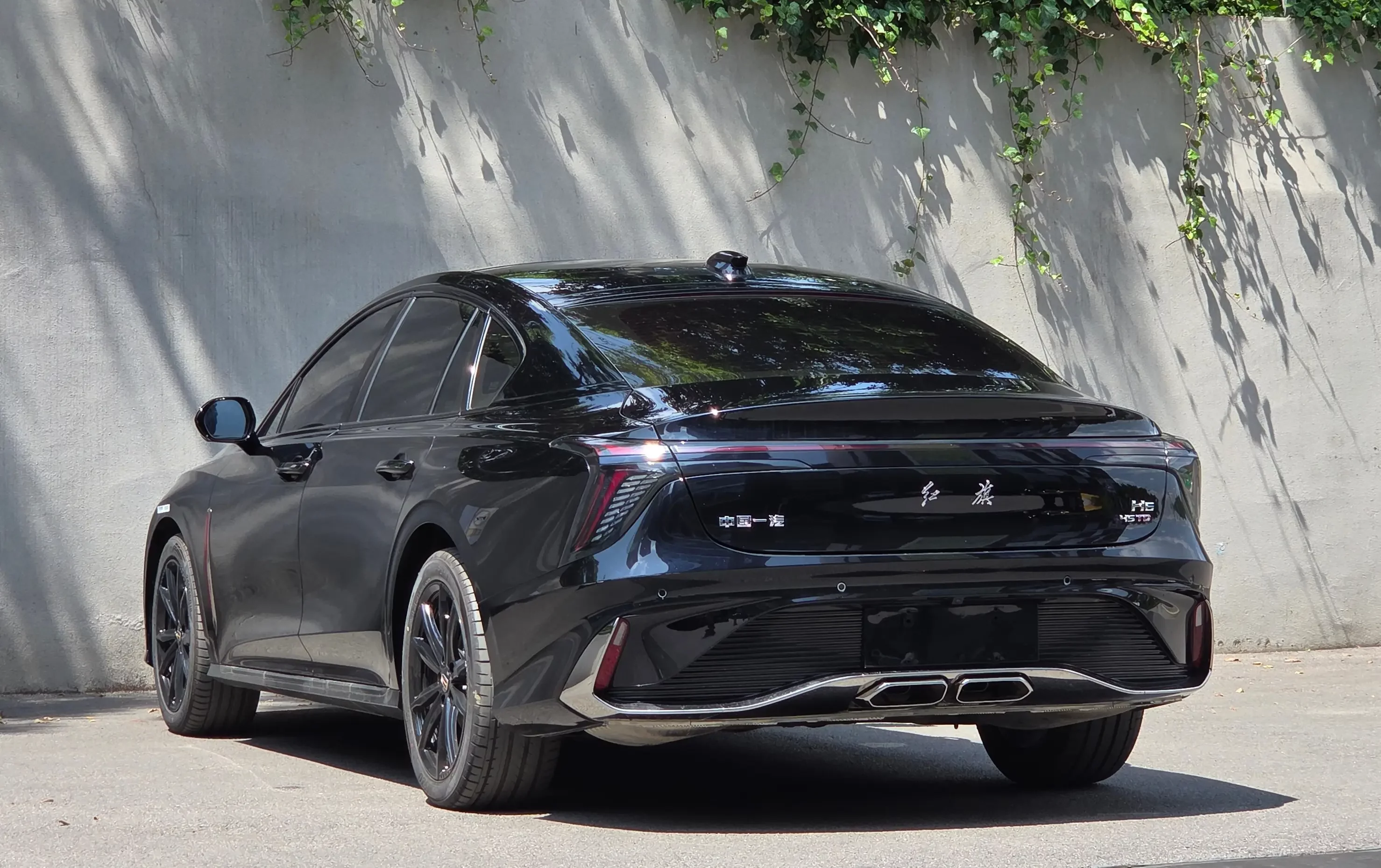 Hongqi H6