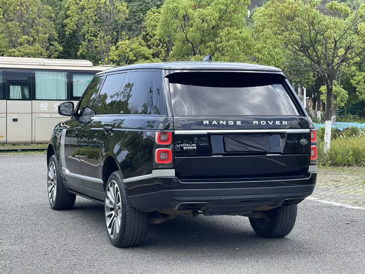 Land Rover range rover