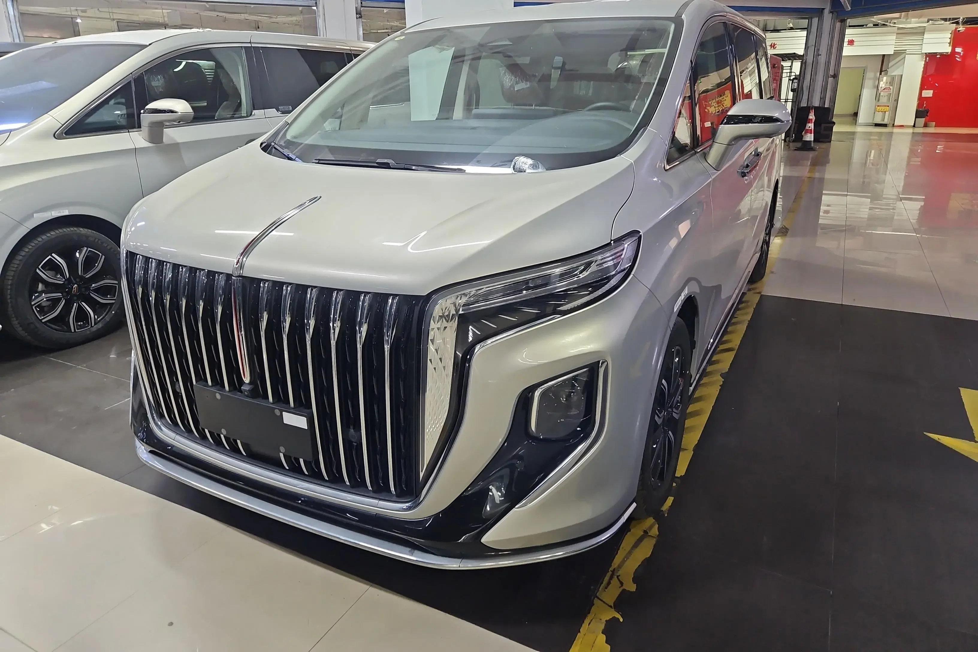 Hongqi HQ9