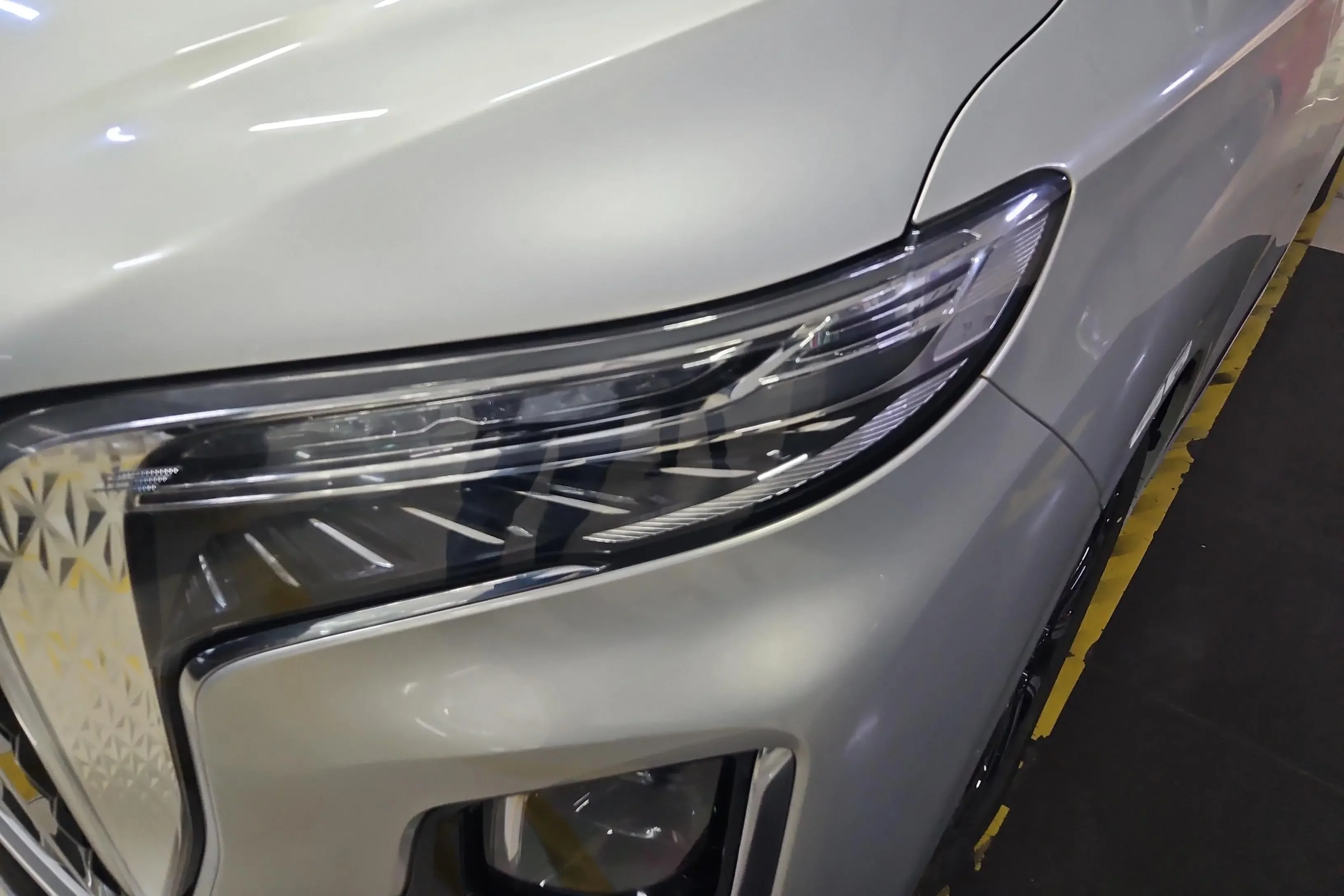 Hongqi HQ9