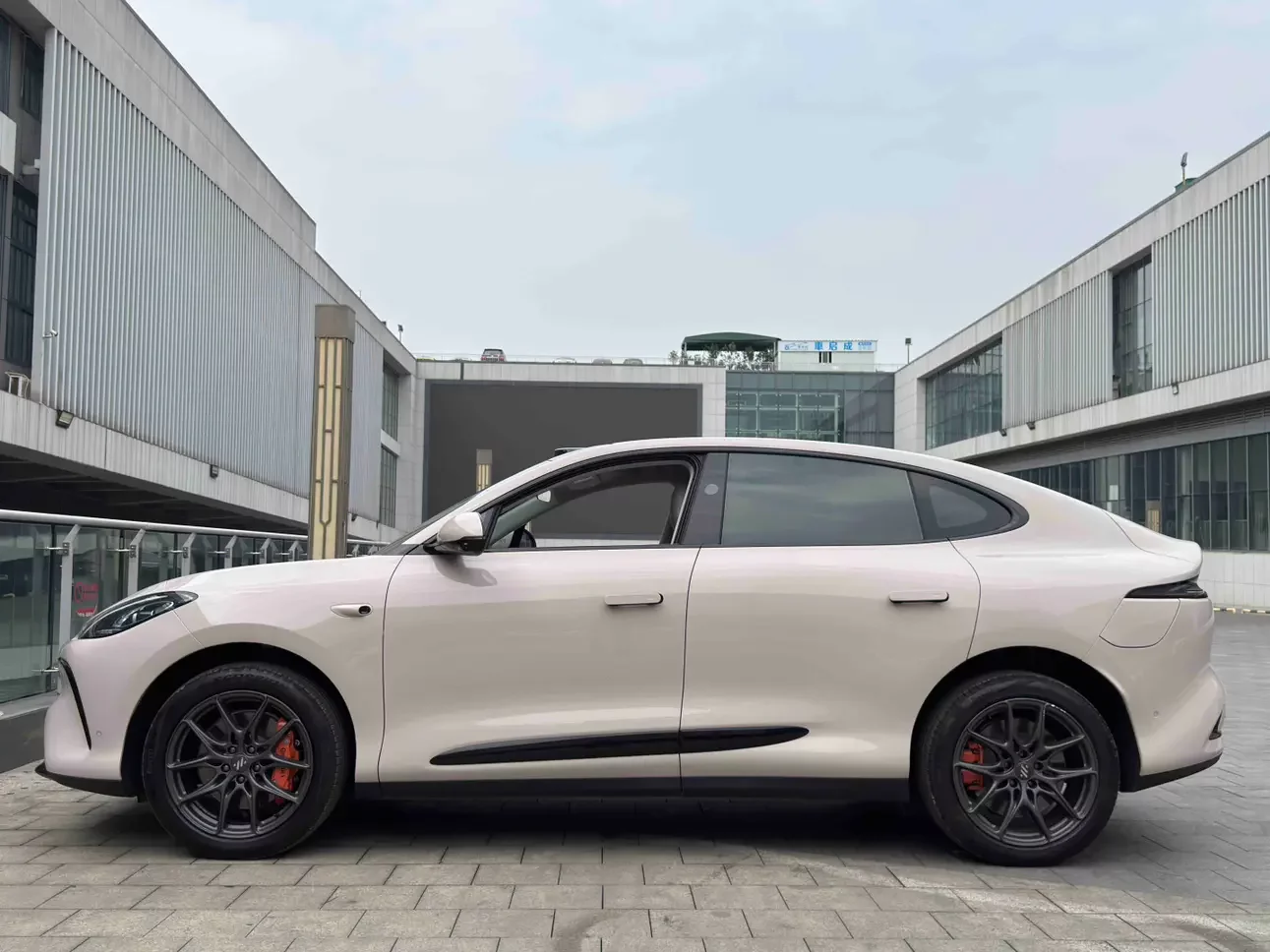 Zhiji LS6