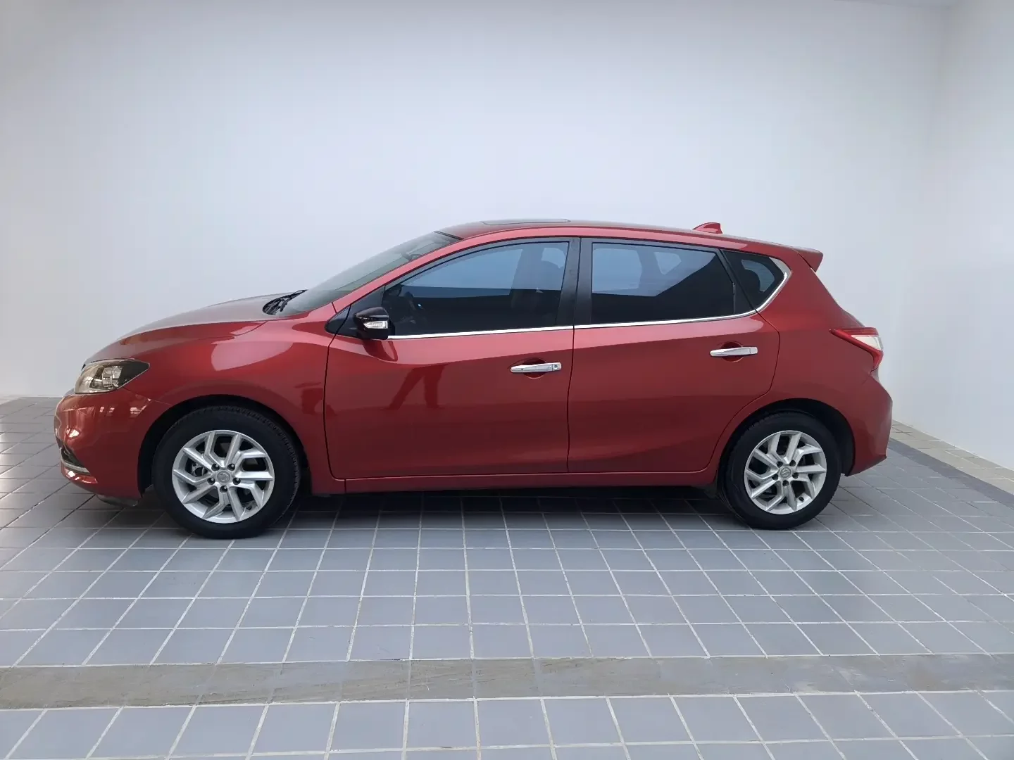 Nissan Tiida