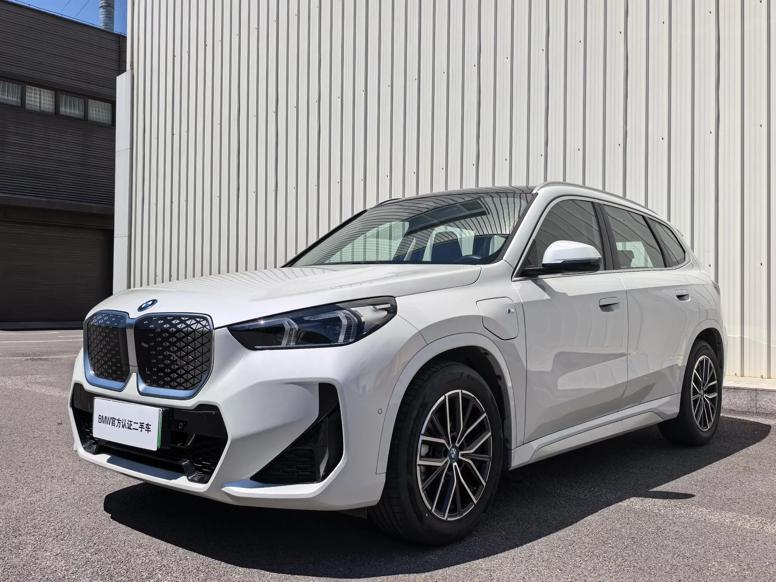 BMW iX1