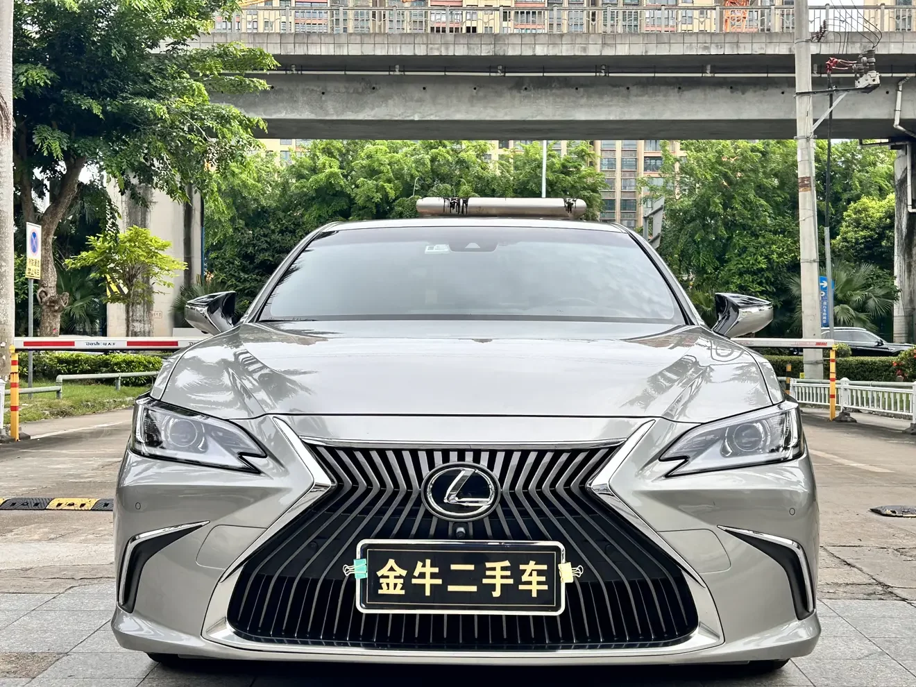 Lexus ES