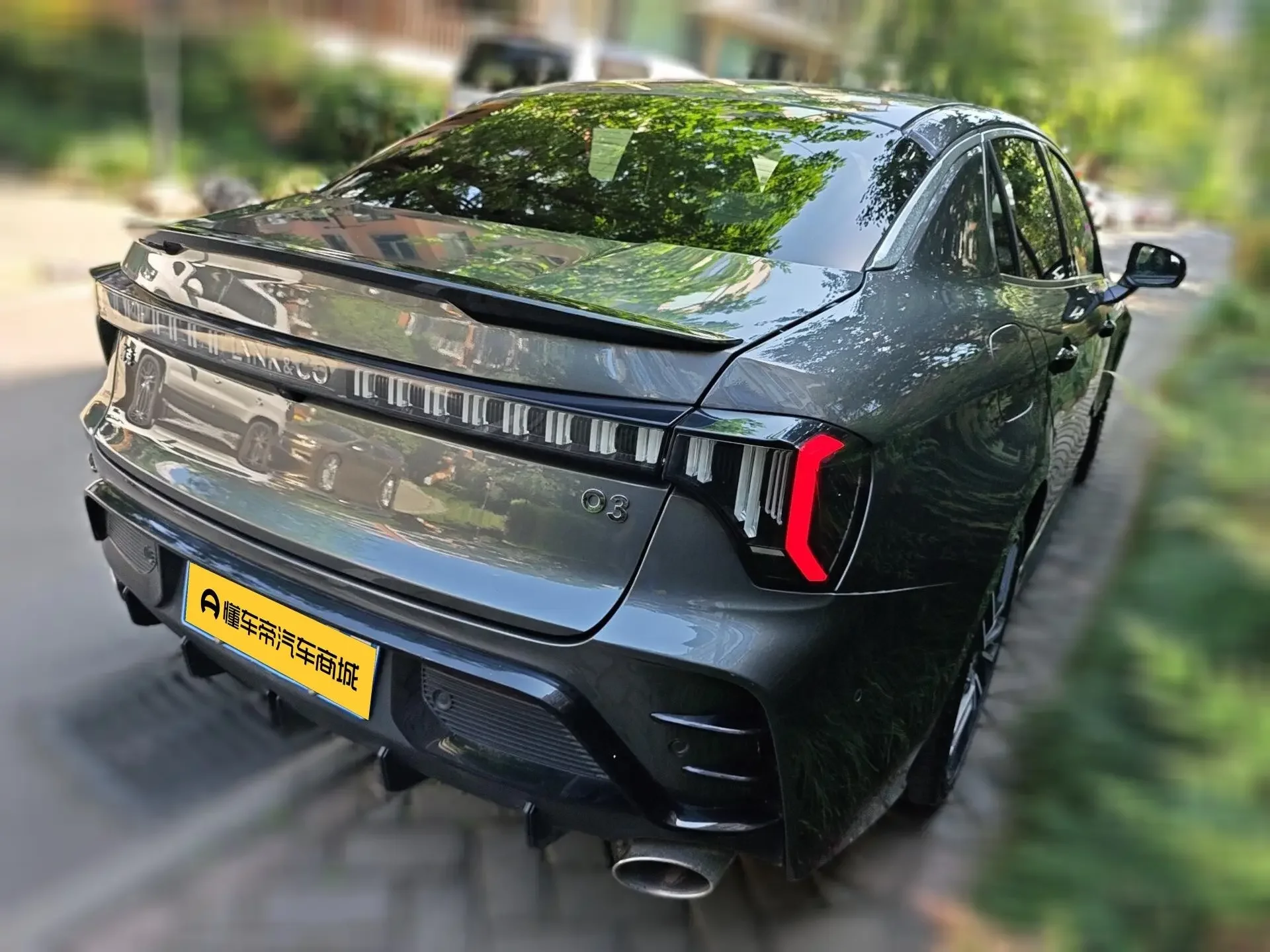Lynk & Co 03