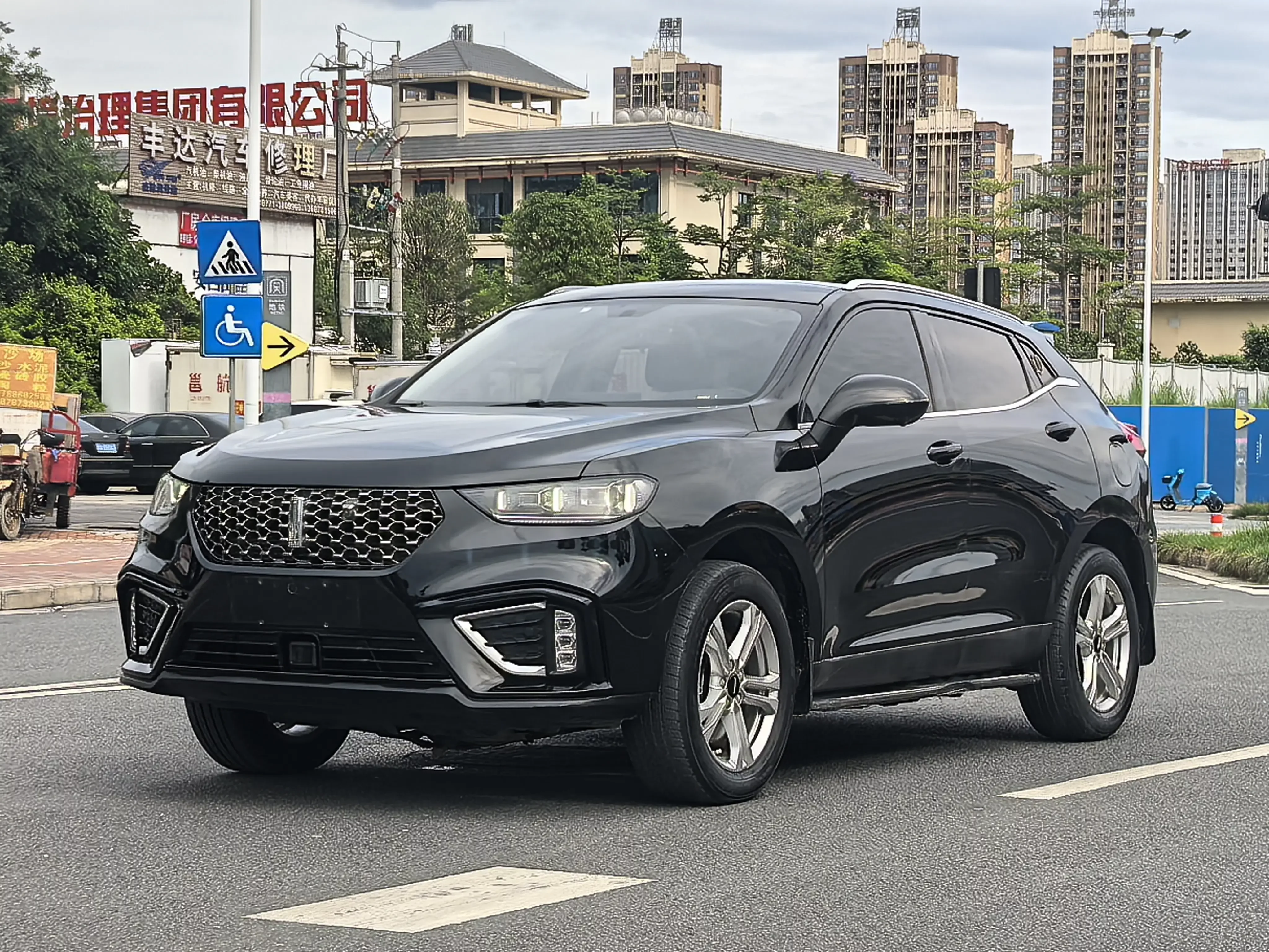 Wey Wei brand VV5