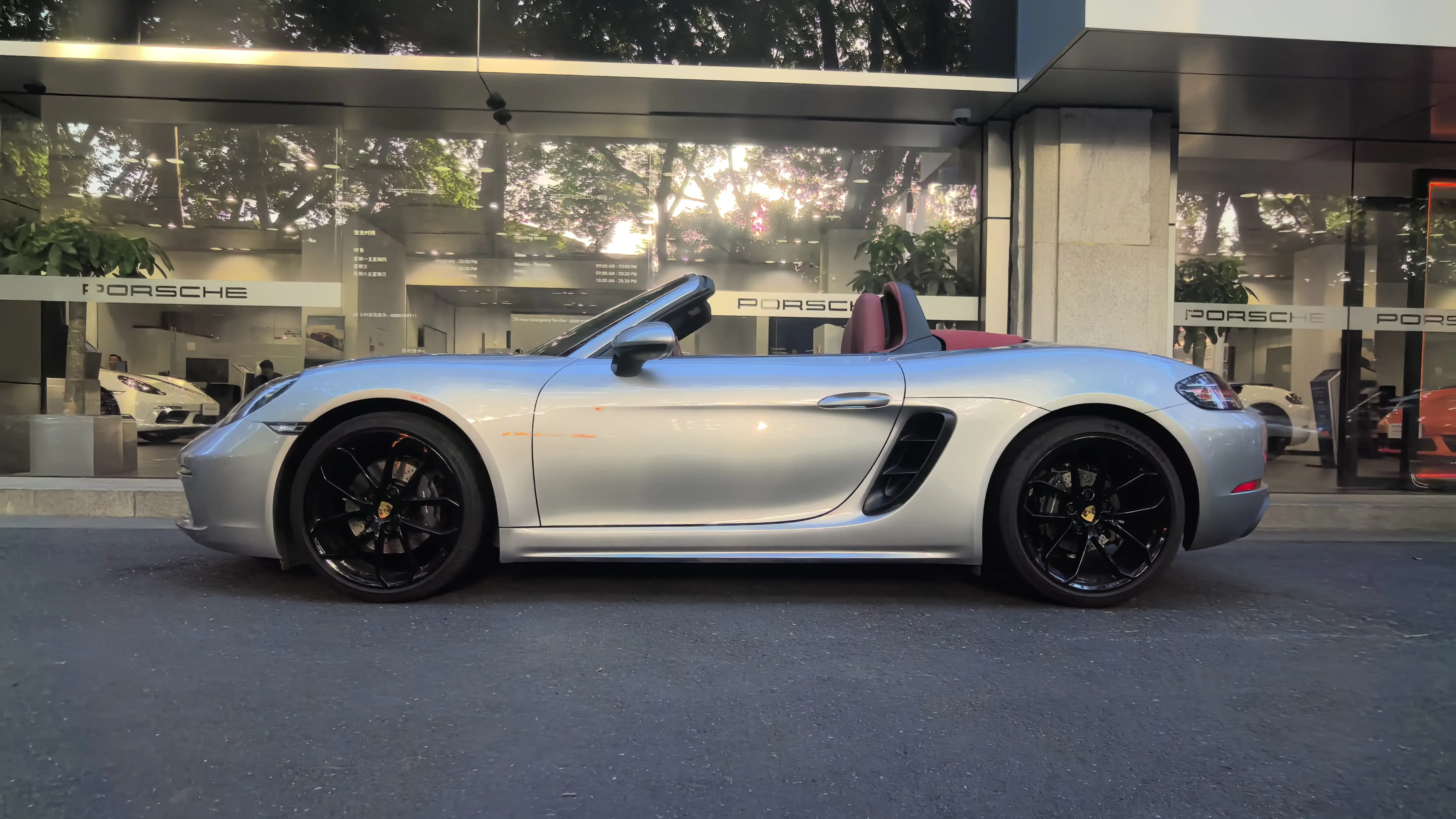 Porsche 718