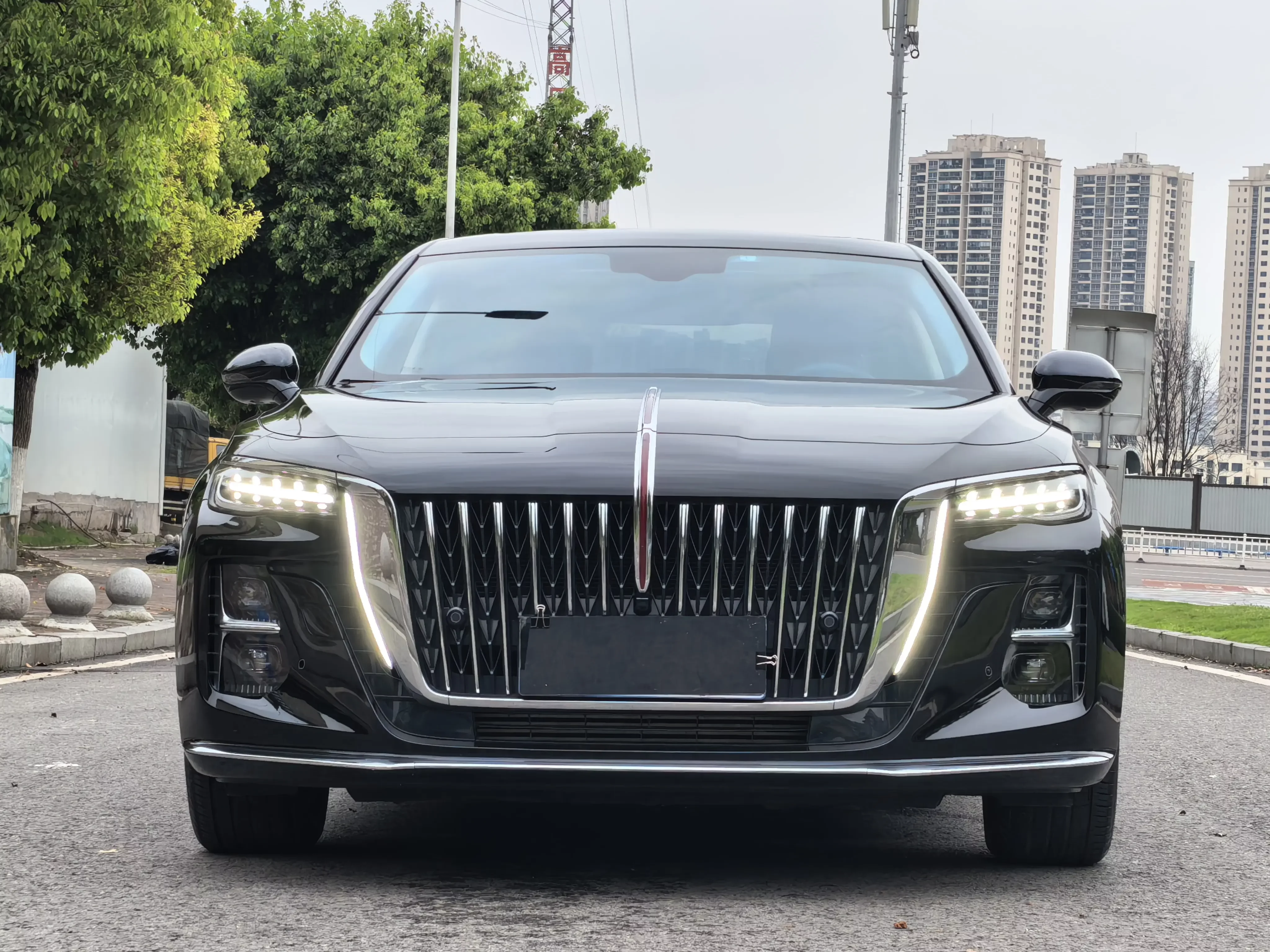 Hongqi H5