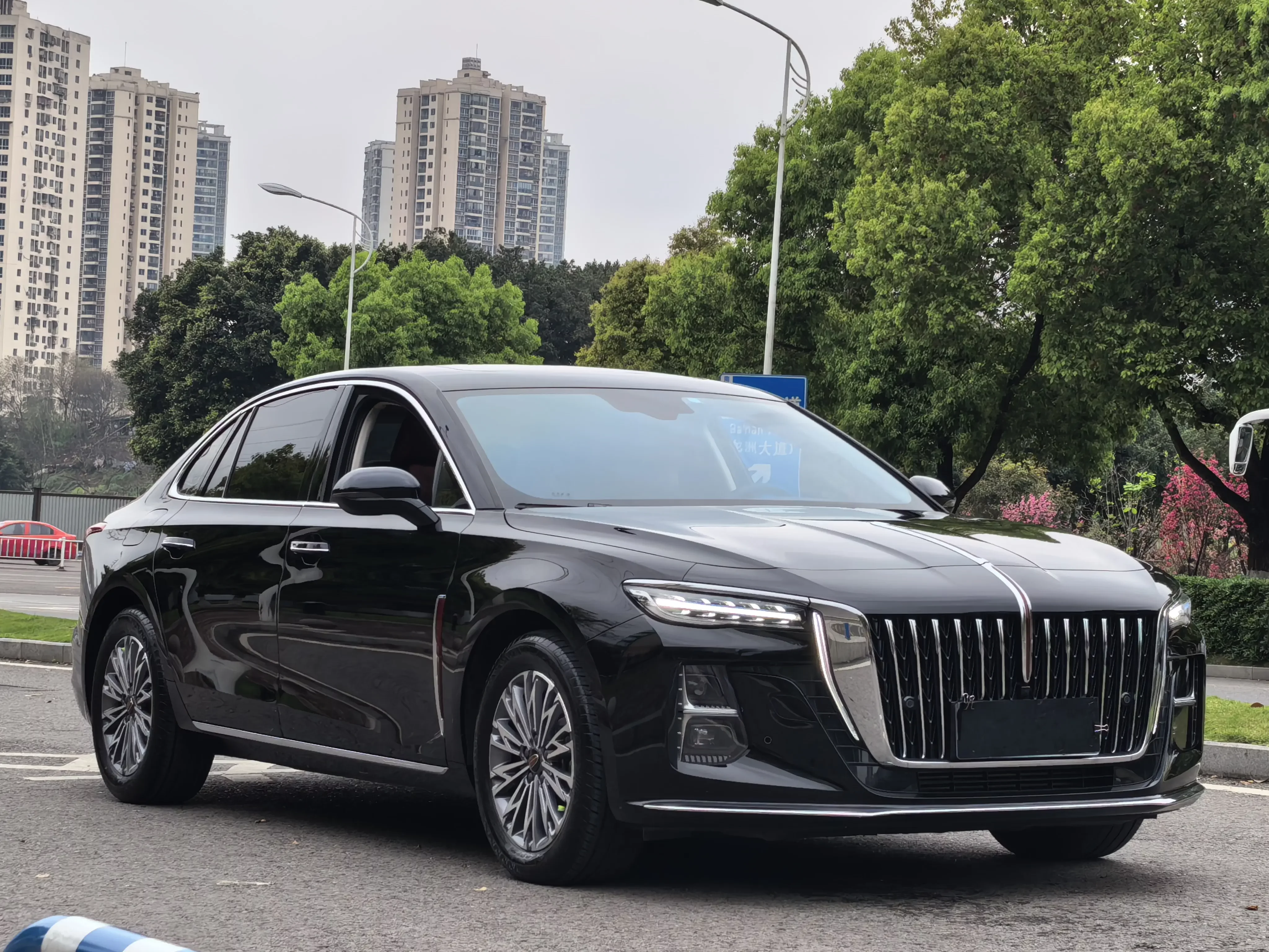 Hongqi H5