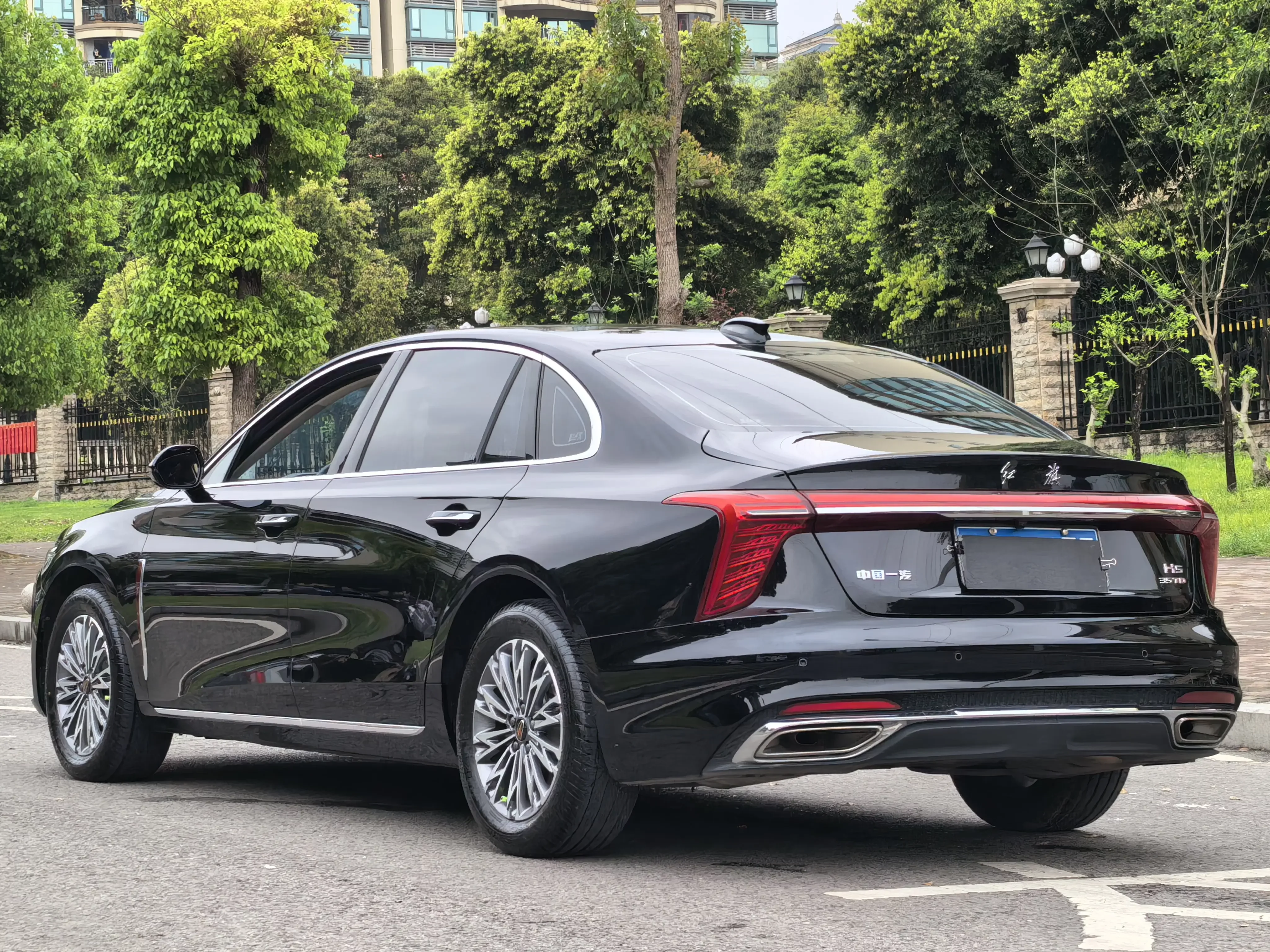 Hongqi H5
