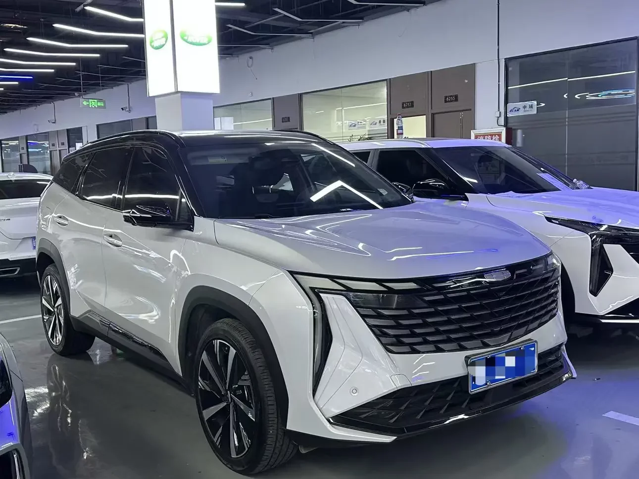 Geely Atlas L
