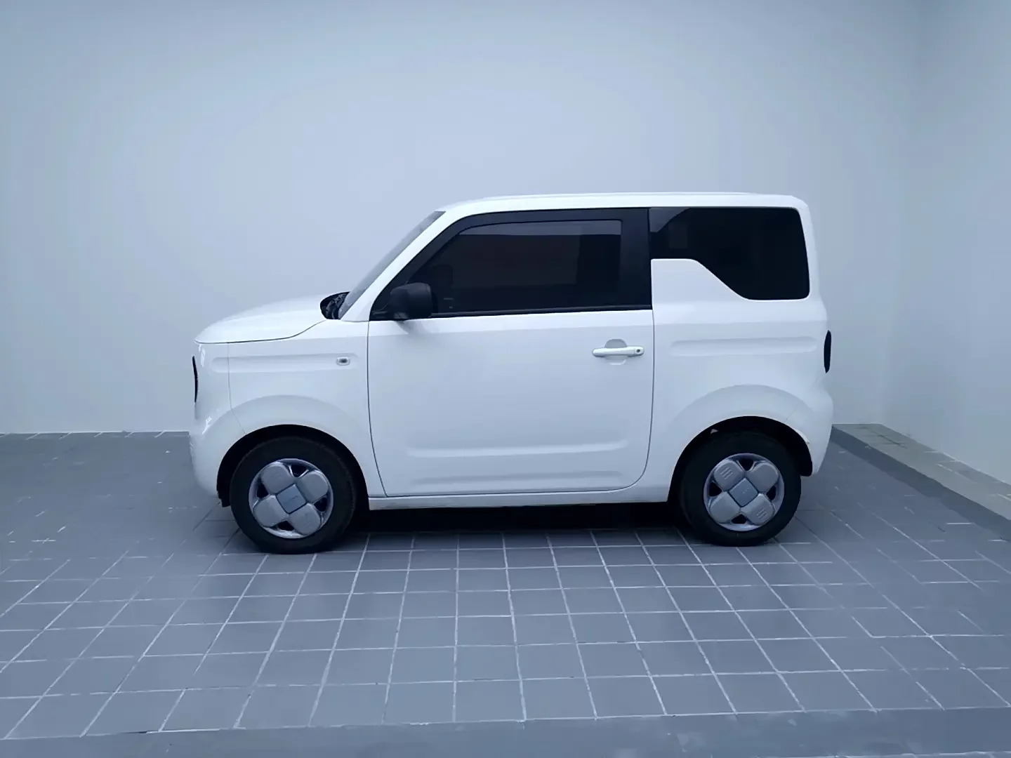 Geely panda