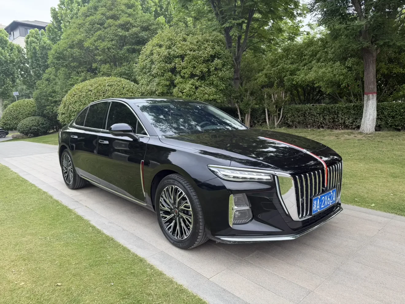 Hongqi H5