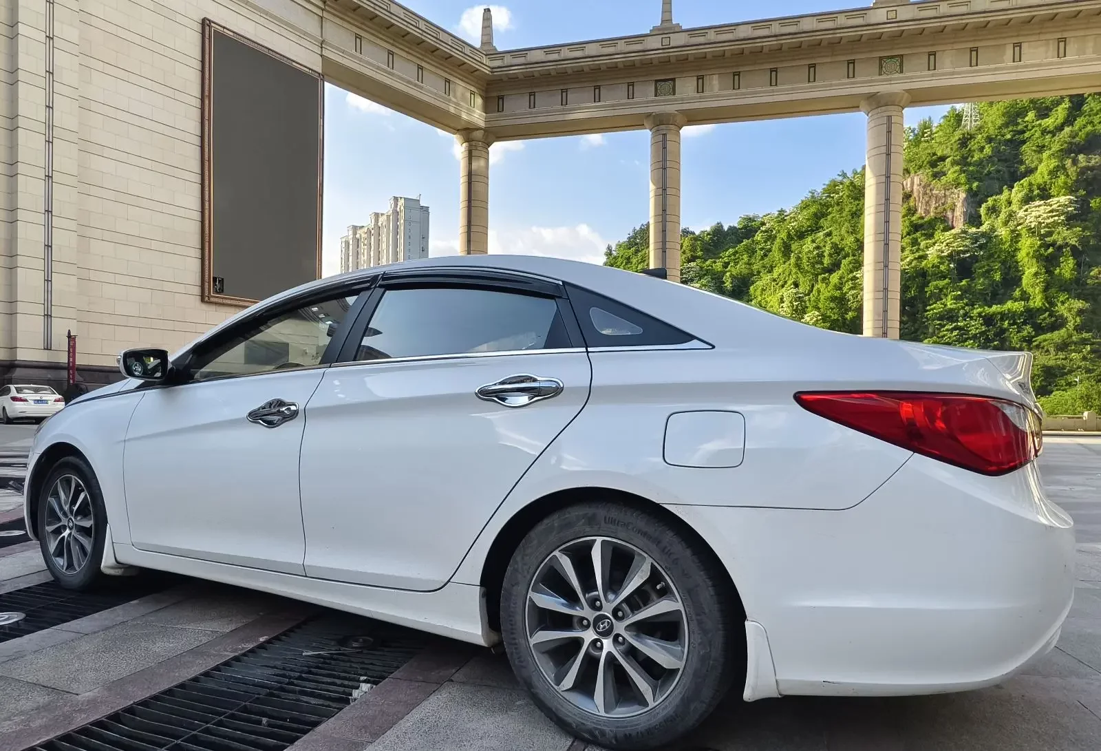 Hyundai sonata eight