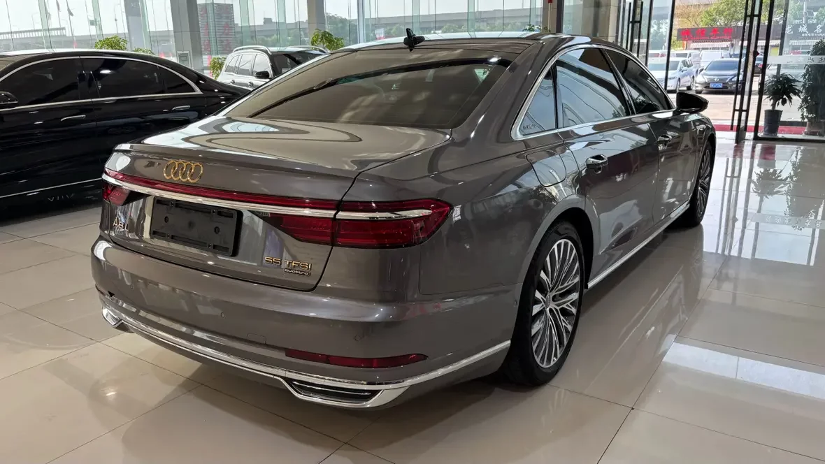 Audi A8