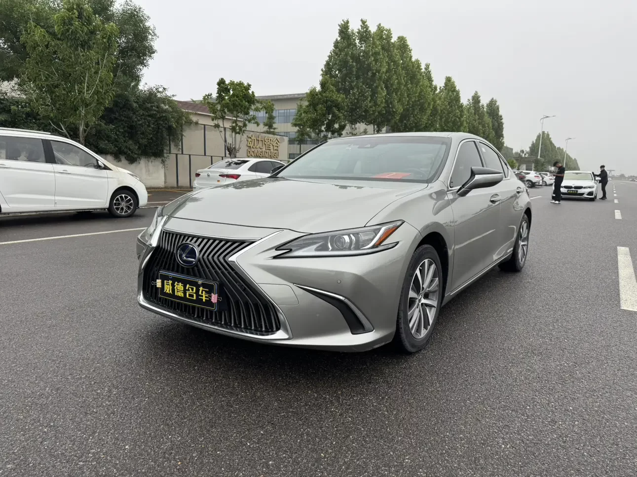 Lexus ES
