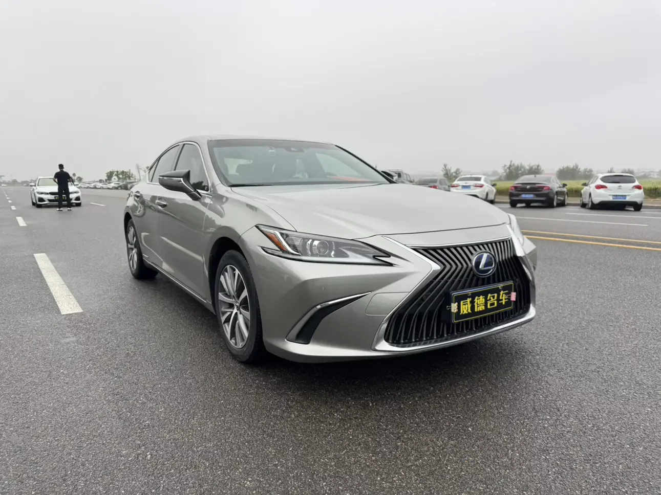 Lexus ES