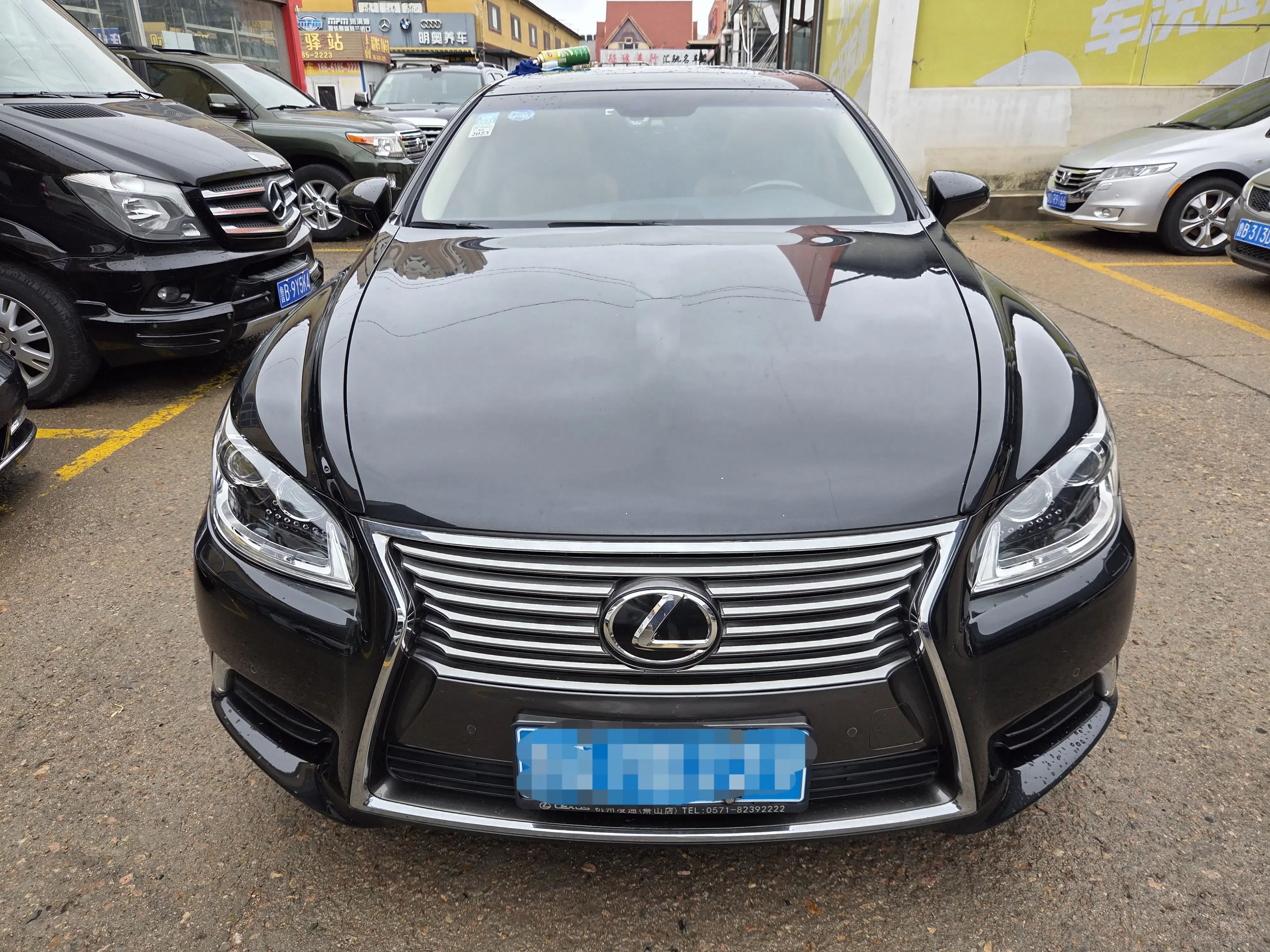 Lexus LS