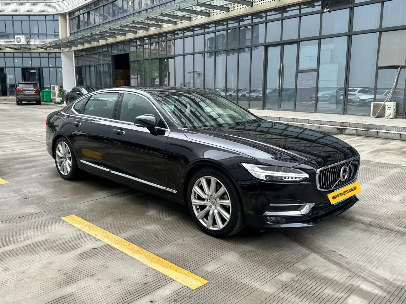Volvo S90