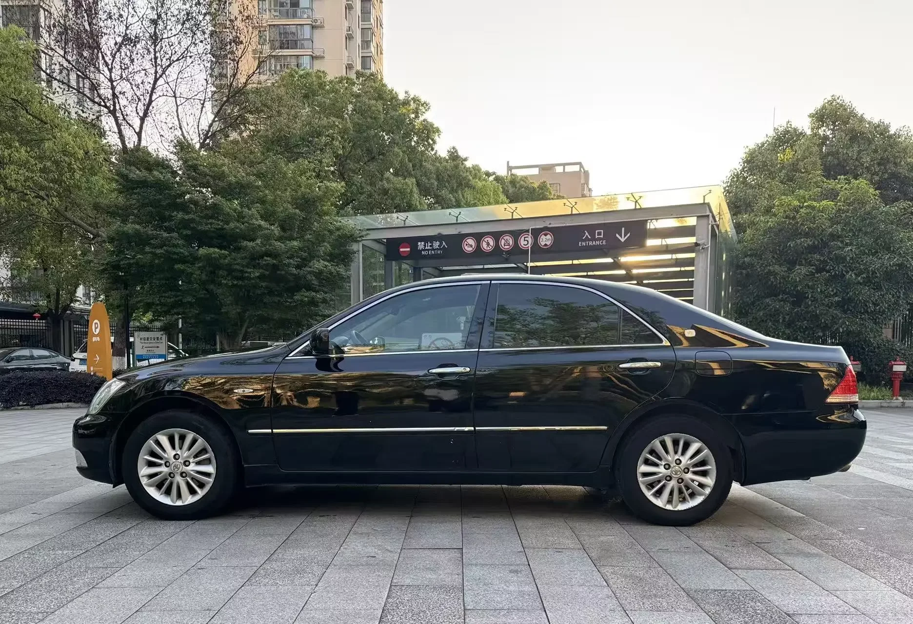 Toyota crown
