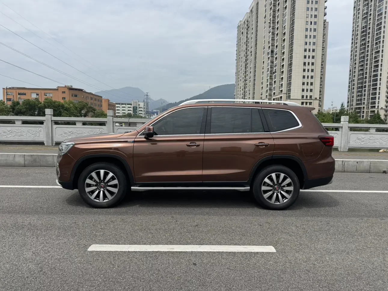 Roewe RX8