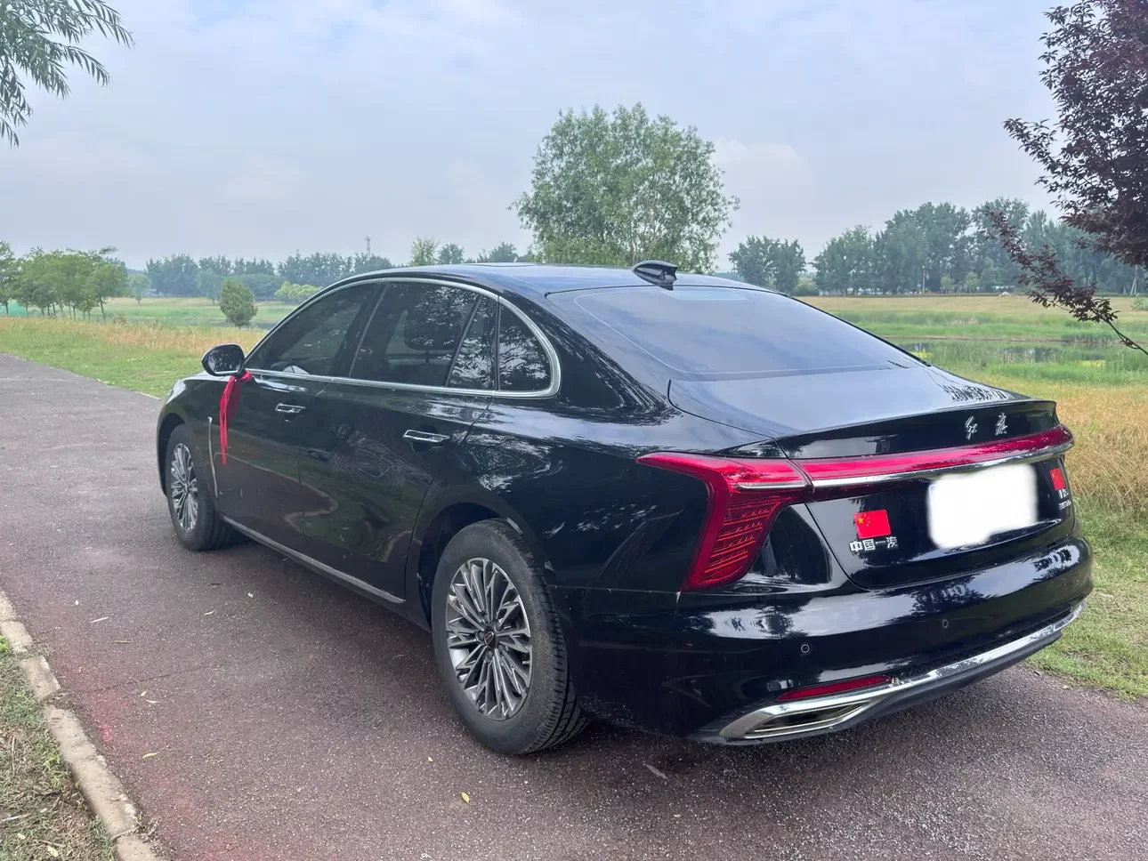 Hongqi H5