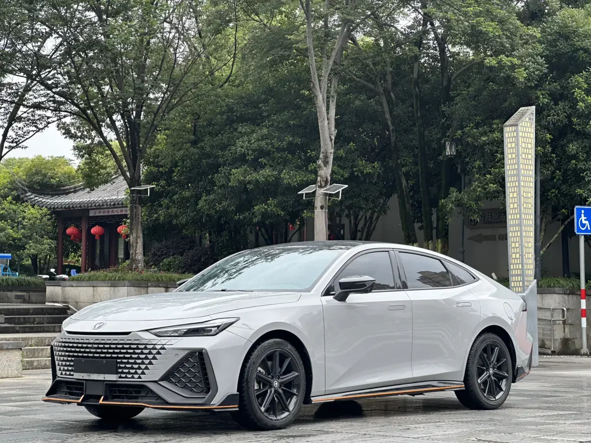 Changan UNI-V