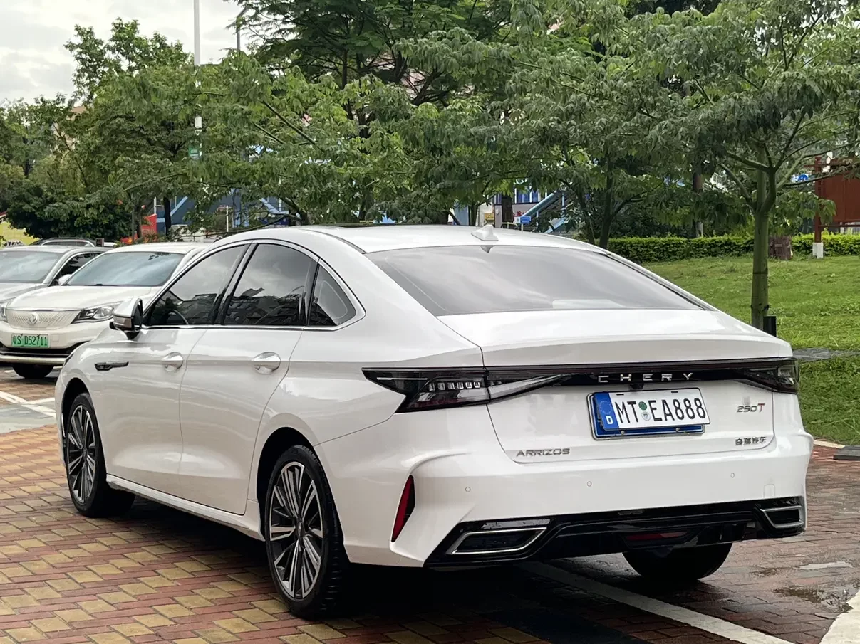 Chery Arrizo 8