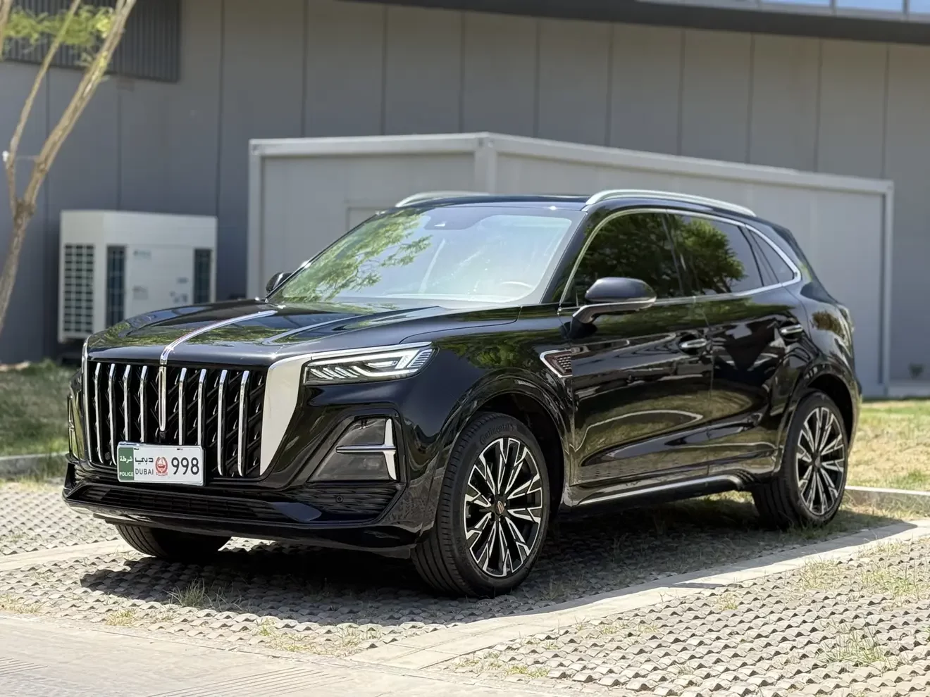 Hongqi HS5