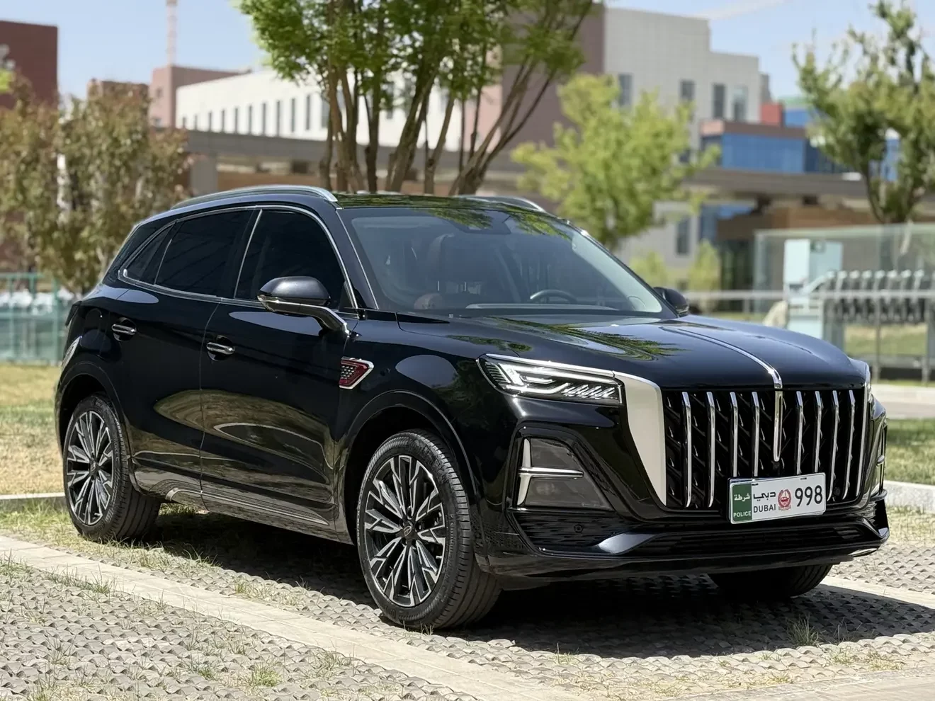 Hongqi HS5