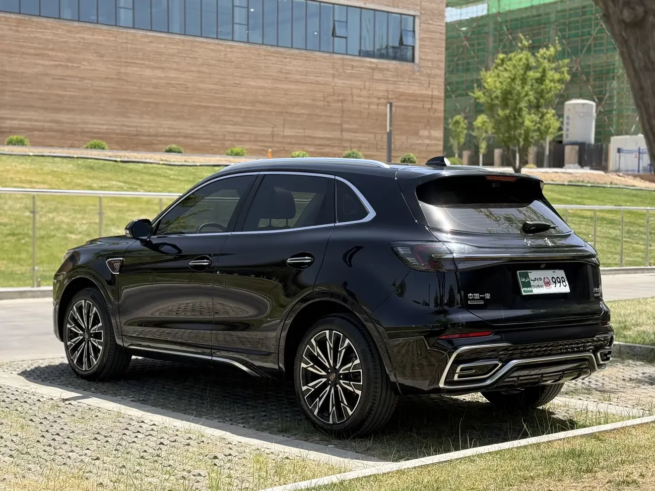 Hongqi HS5