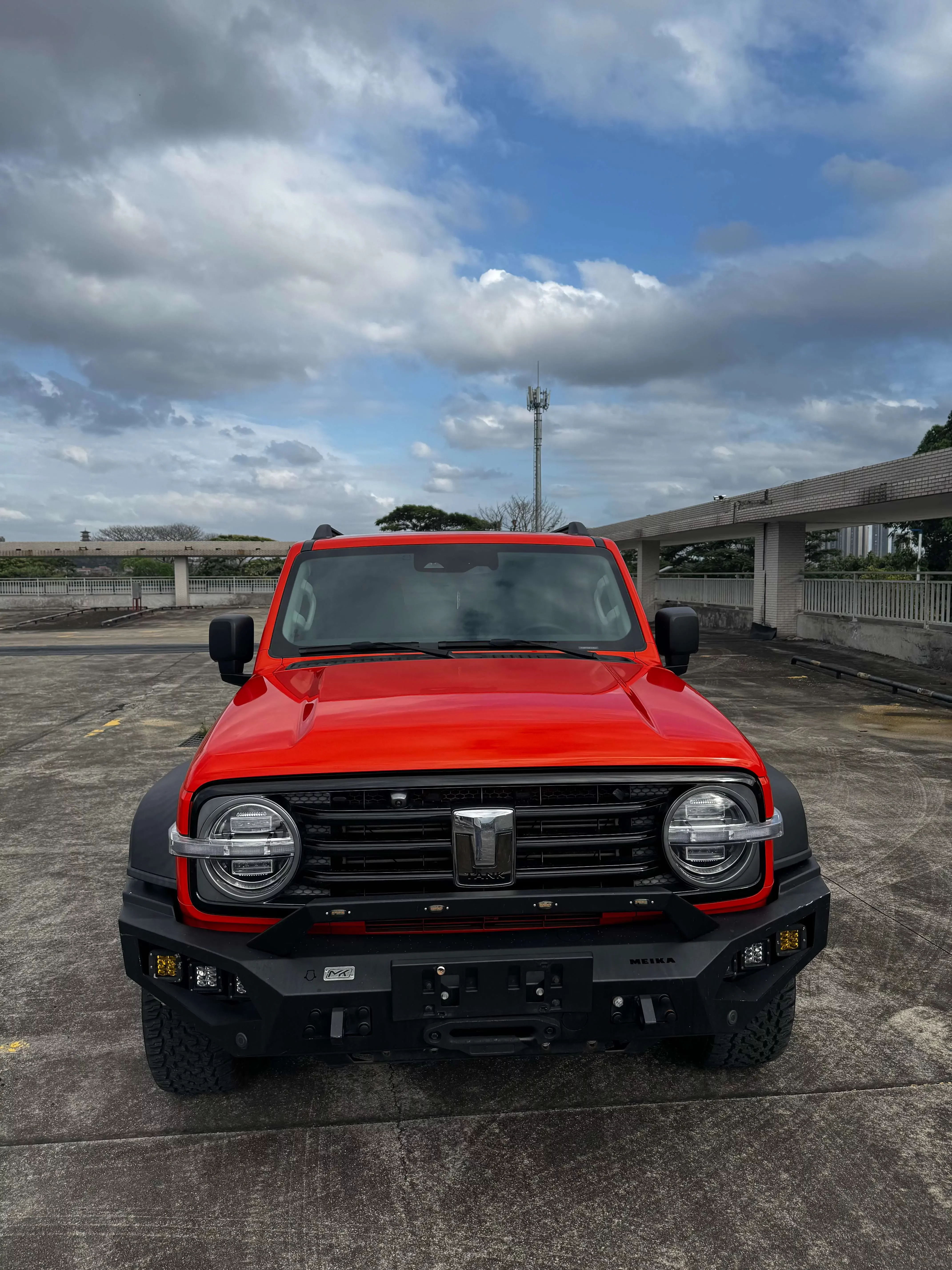 Tank 300
