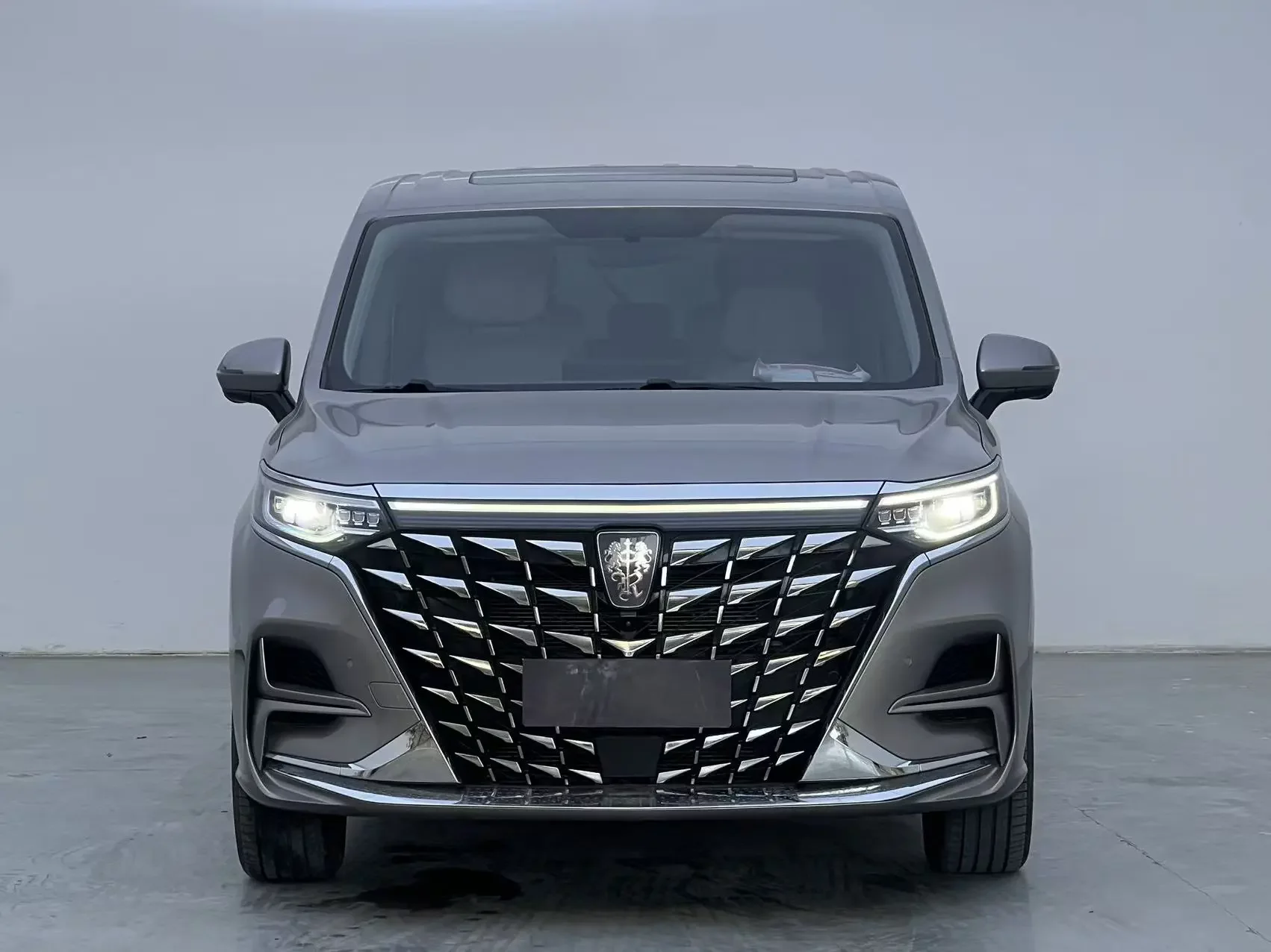 Roewe iMAX8