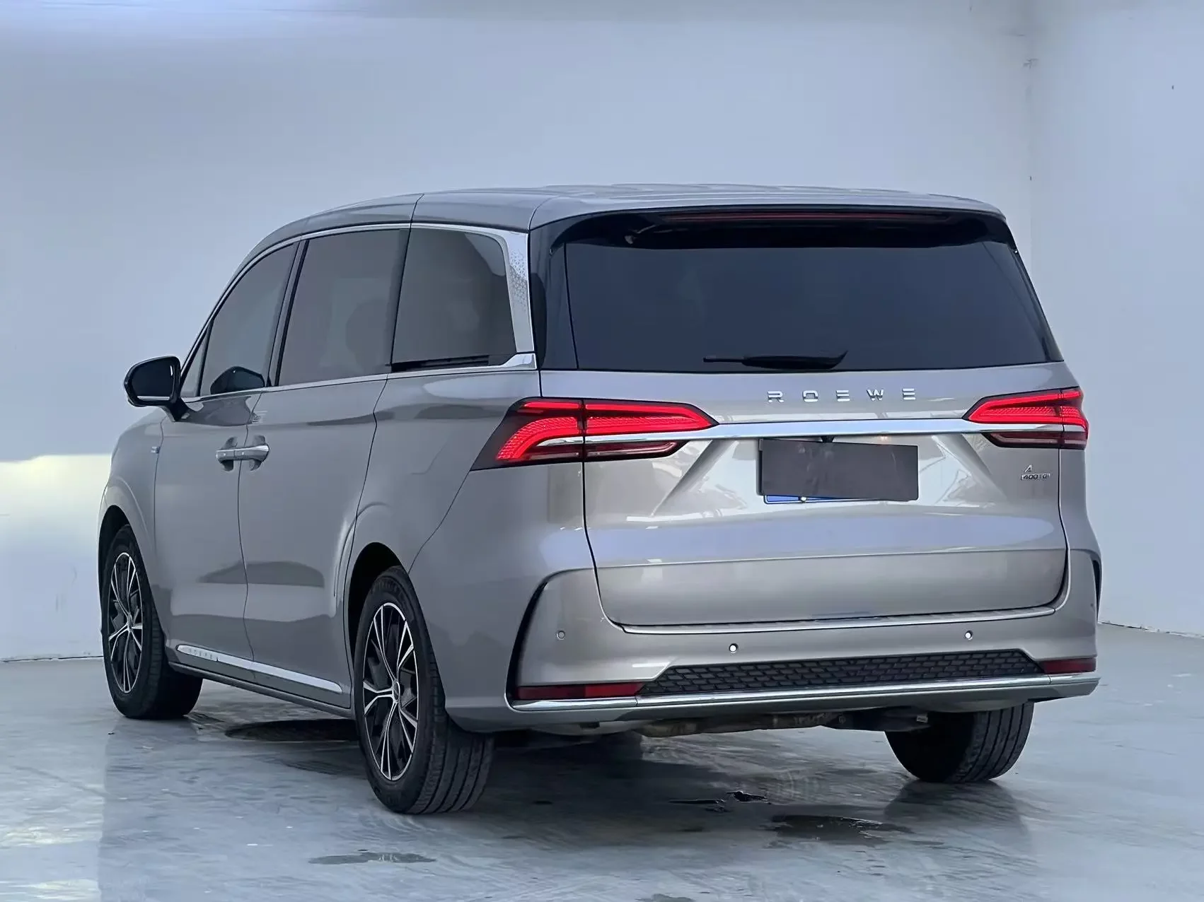 Roewe iMAX8