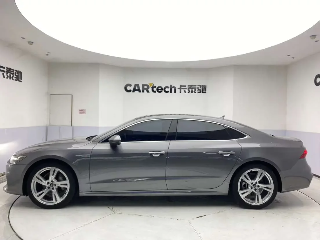 Audi A7L