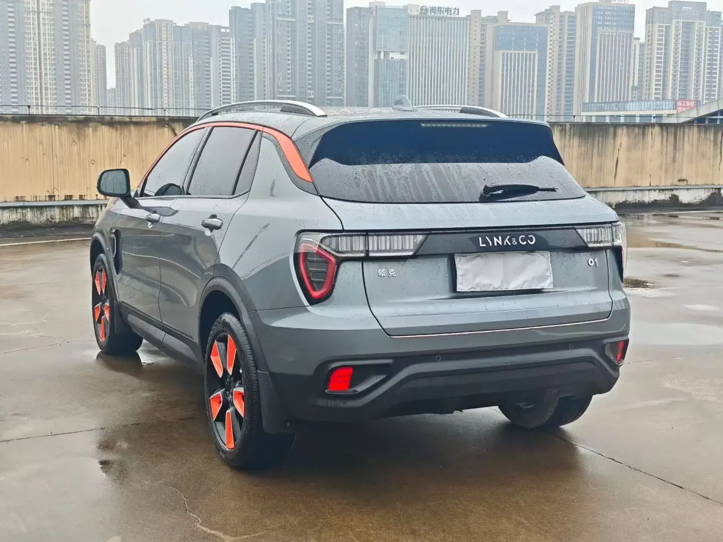 Lynk & Co 01