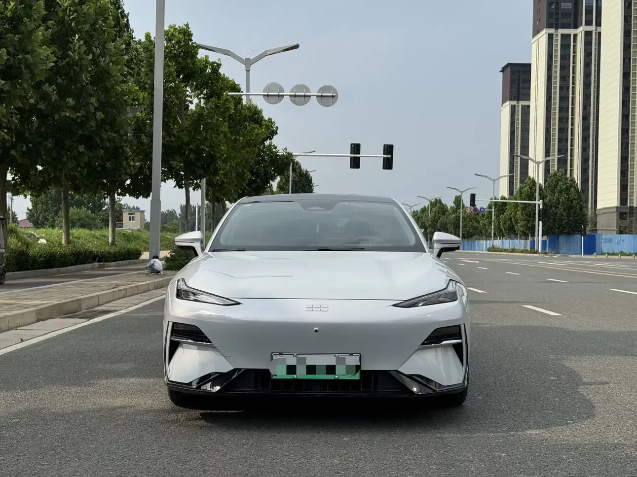 Geely Galaxy E8